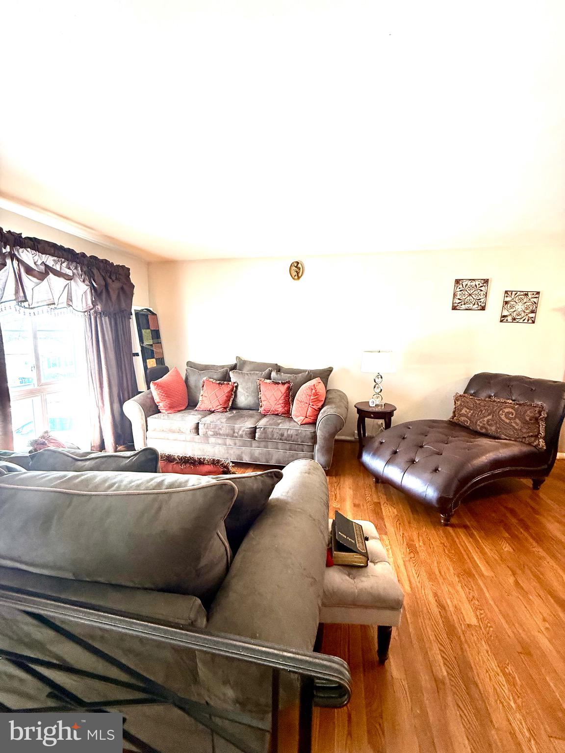 GLENARDEN WOODS - Residential