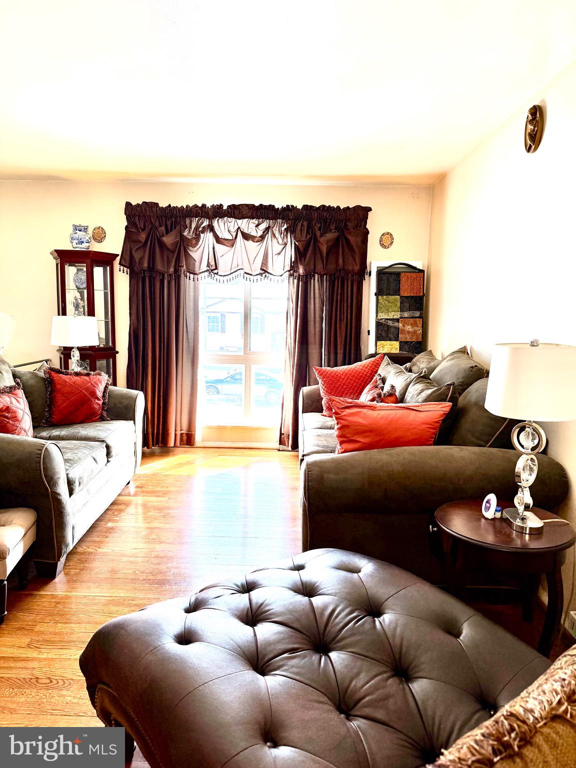 GLENARDEN WOODS - Residential