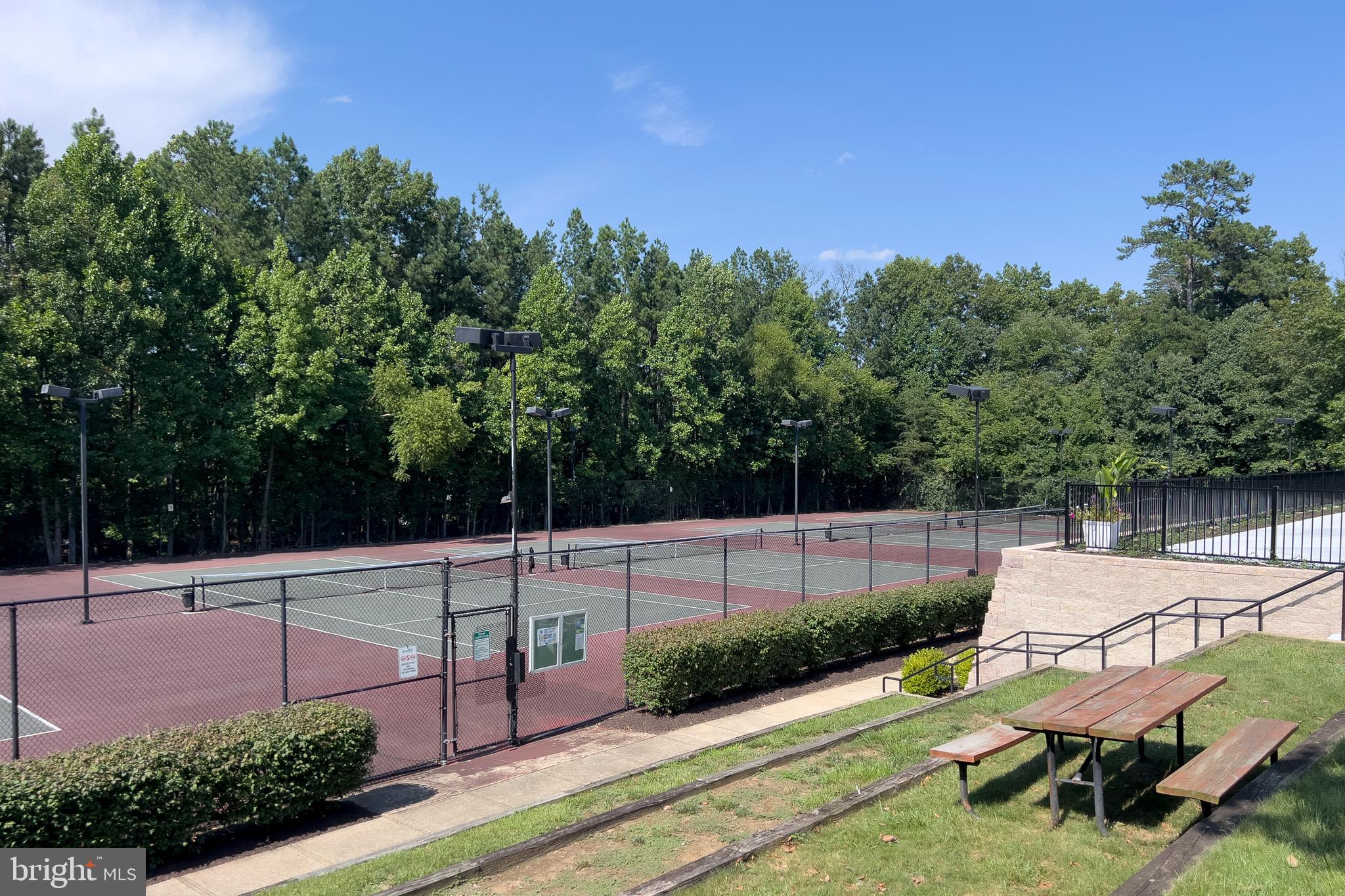 RUSSETT - Residential