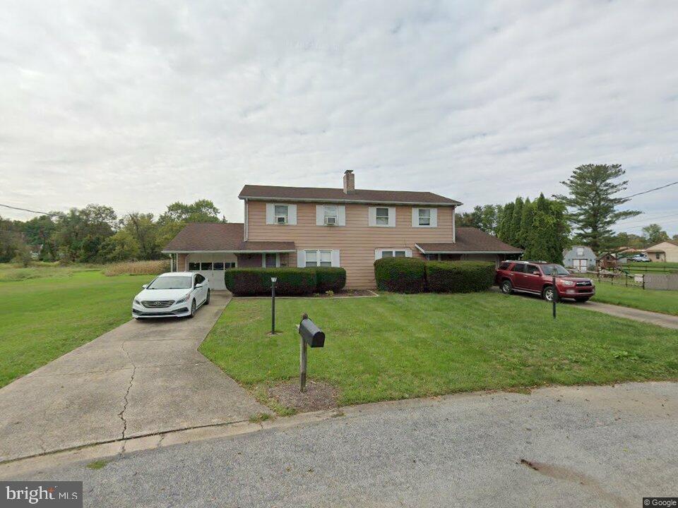923-925 SPRING CIRCLE