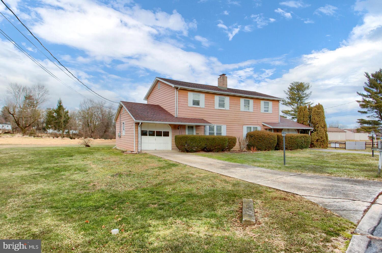 923-925 SPRING CIRCLE