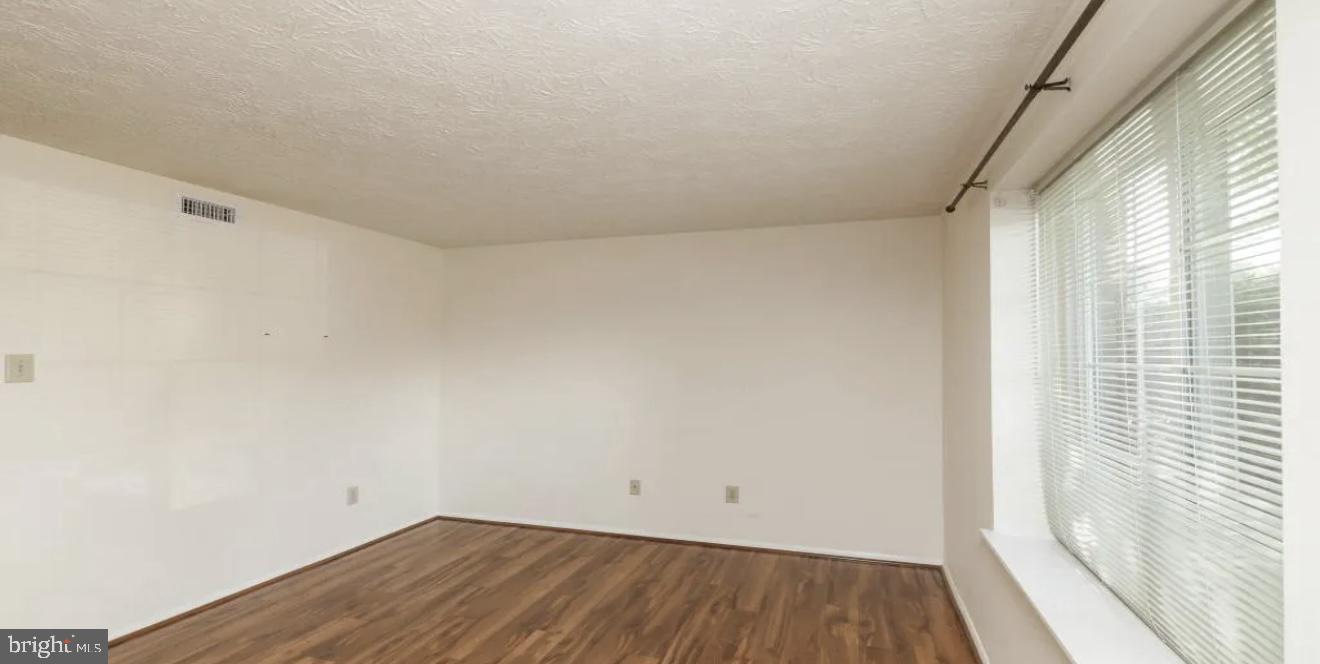 MOUNT VERNON LAKES CONDO - Residential