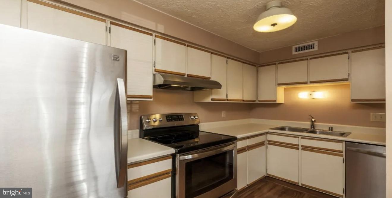 MOUNT VERNON LAKES CONDO - Residential