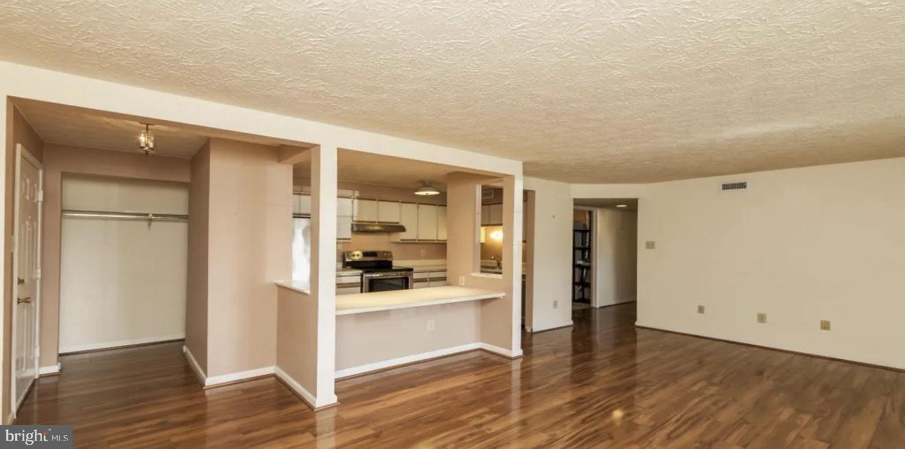 MOUNT VERNON LAKES CONDO - Residential