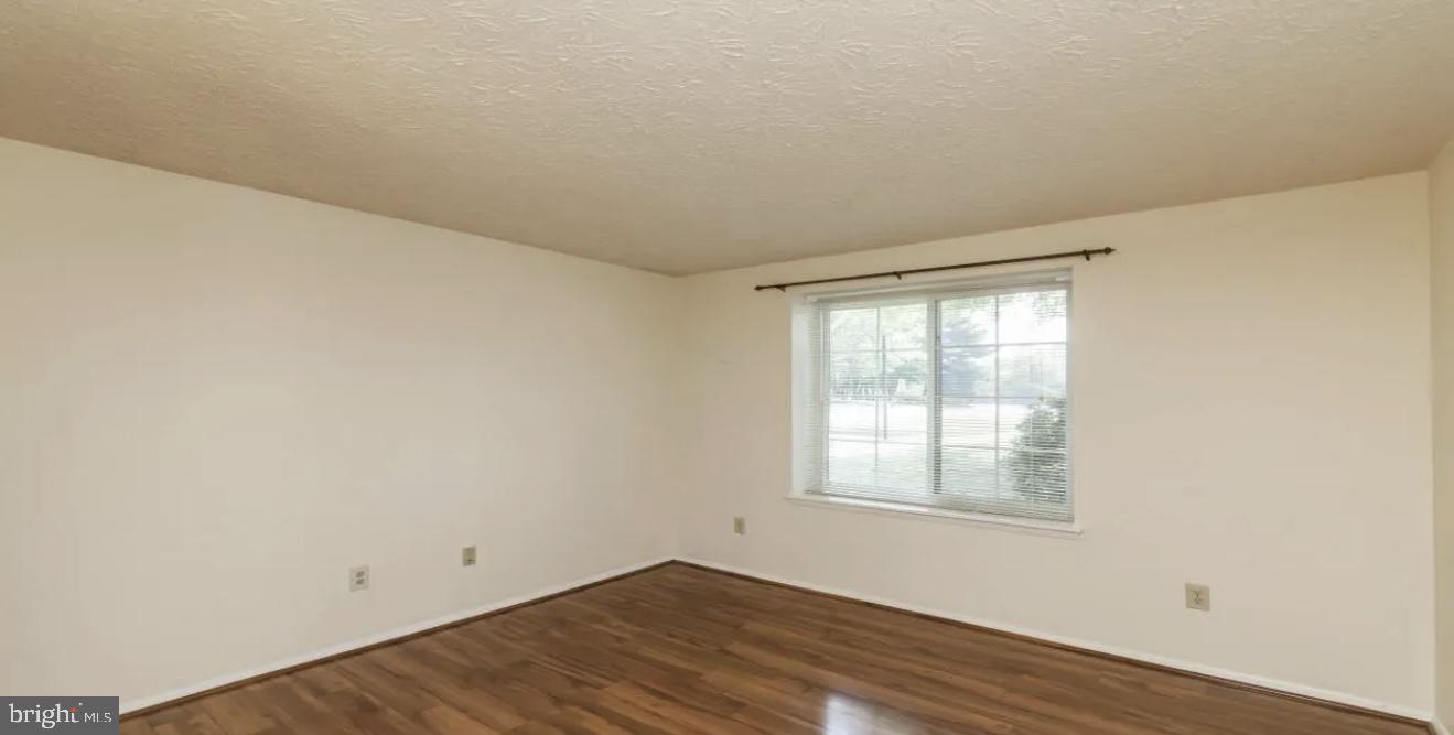 MOUNT VERNON LAKES CONDO - Residential