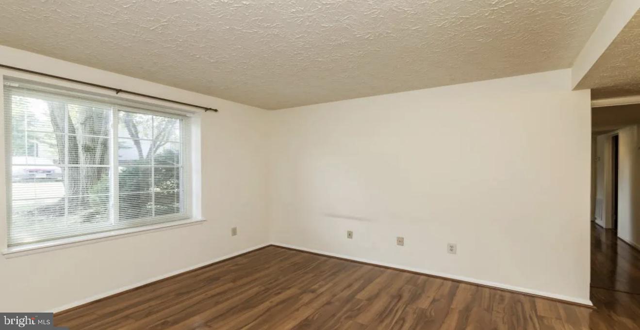 MOUNT VERNON LAKES CONDO - Residential