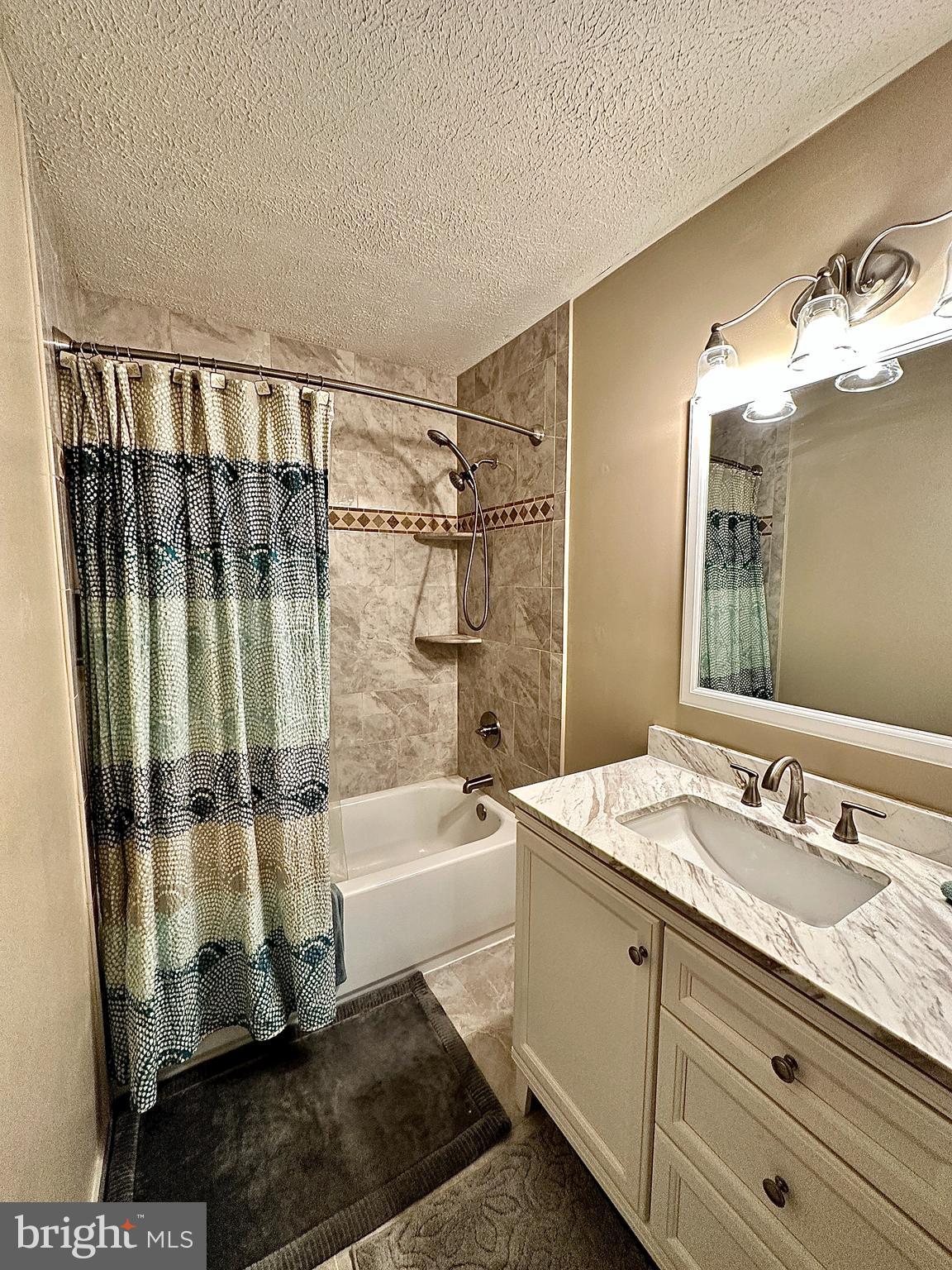 CHAPEL POINT WOODS - Residential