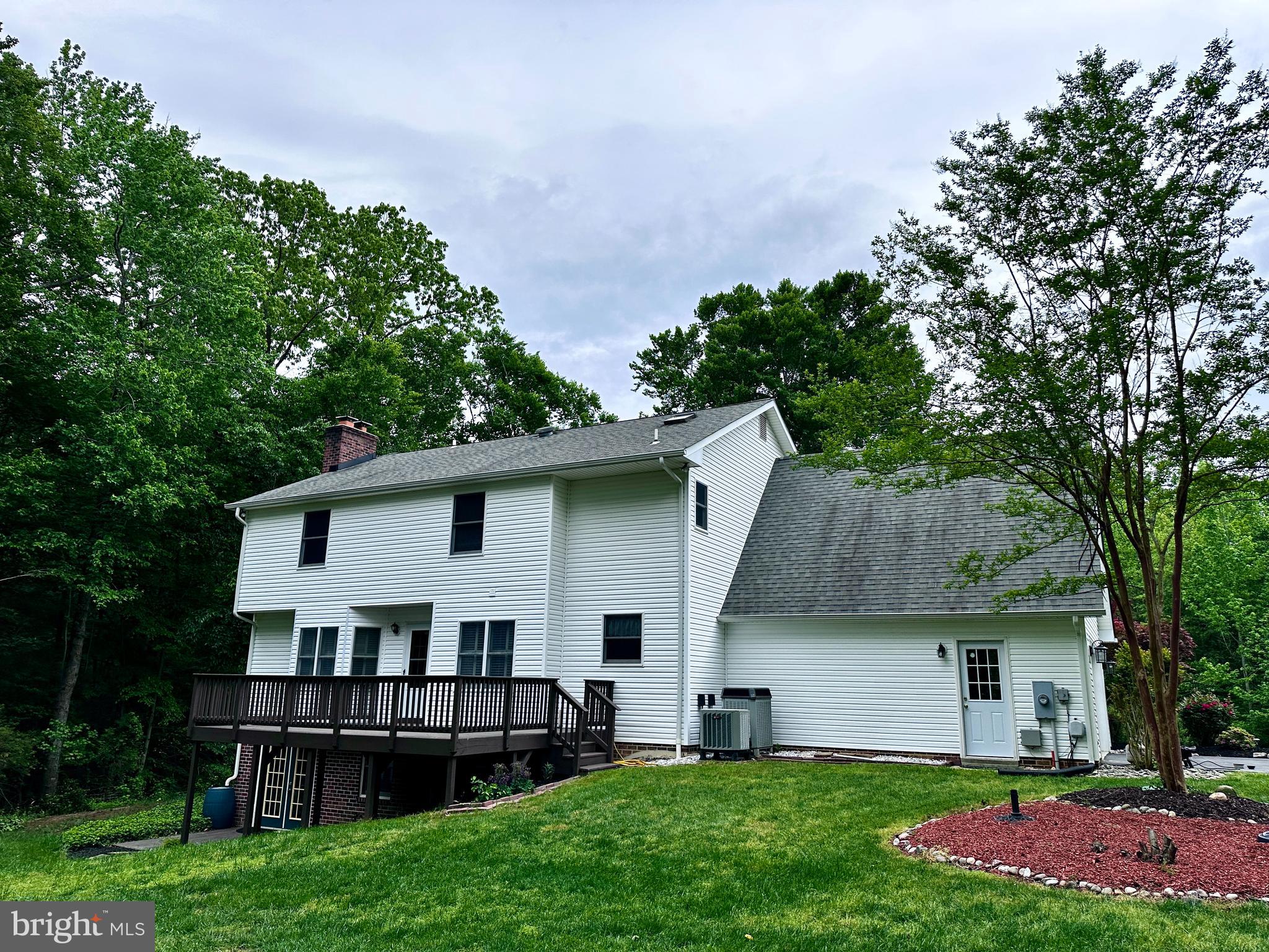 CHAPEL POINT WOODS - Residential