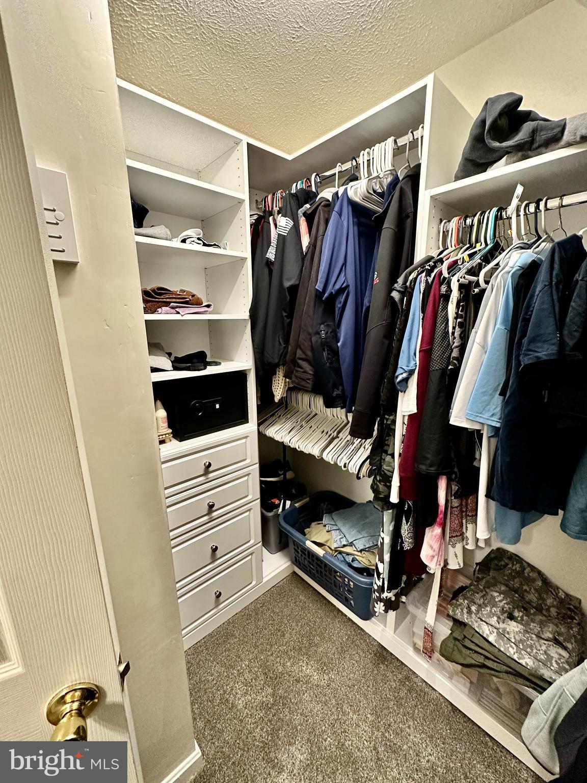 CHAPEL POINT WOODS - Residential