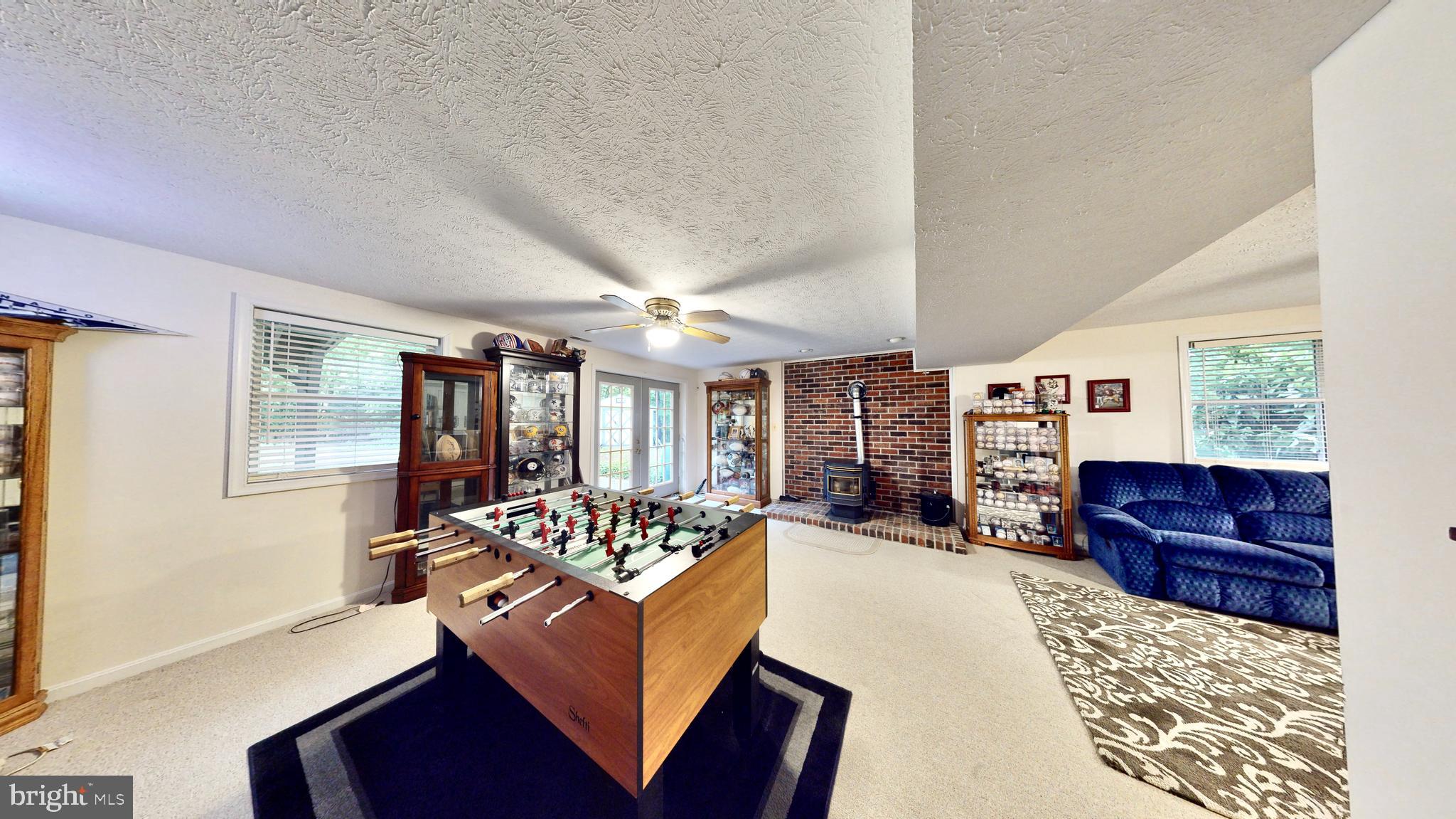 CHAPEL POINT WOODS - Residential