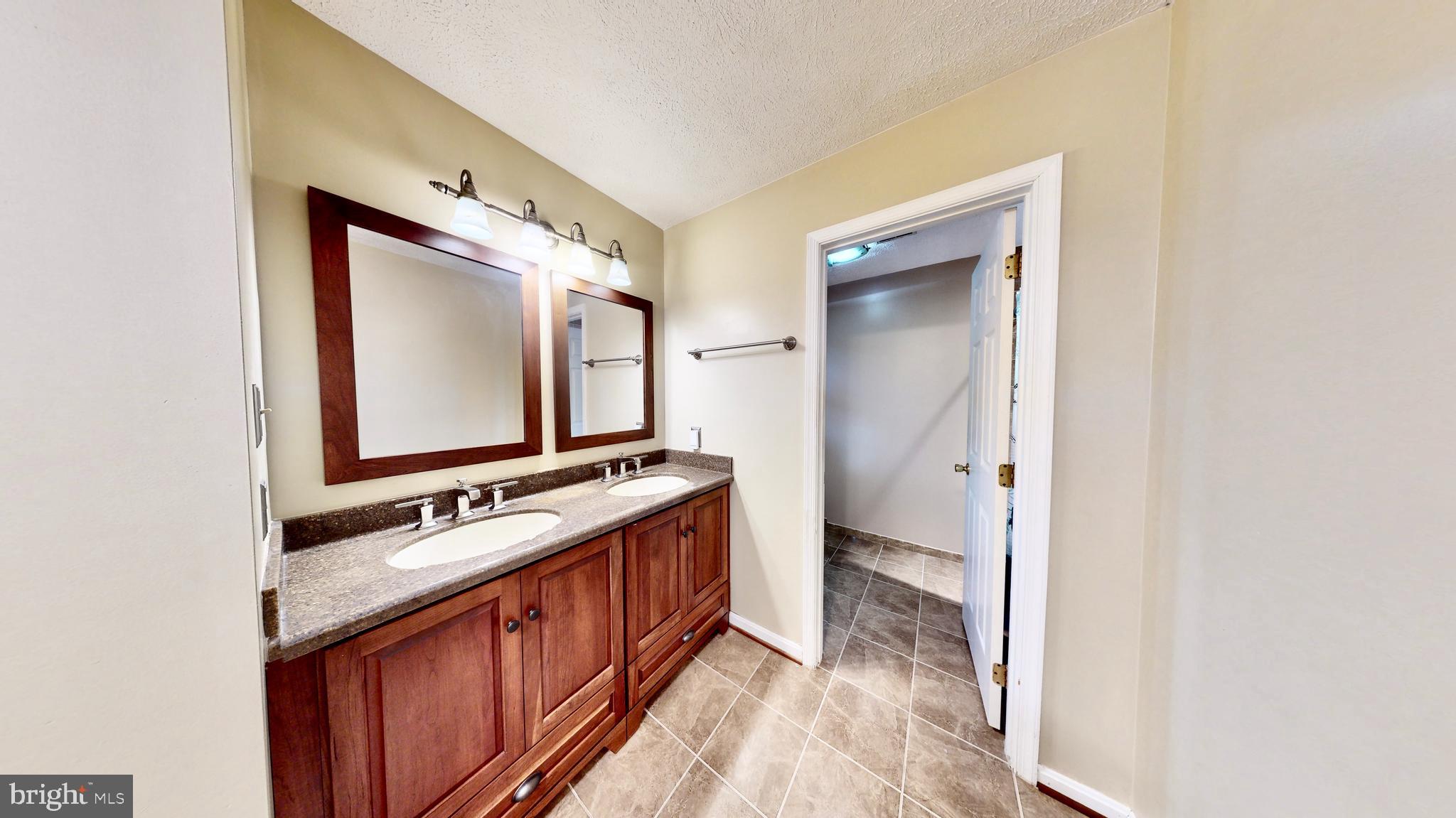 CHAPEL POINT WOODS - Residential