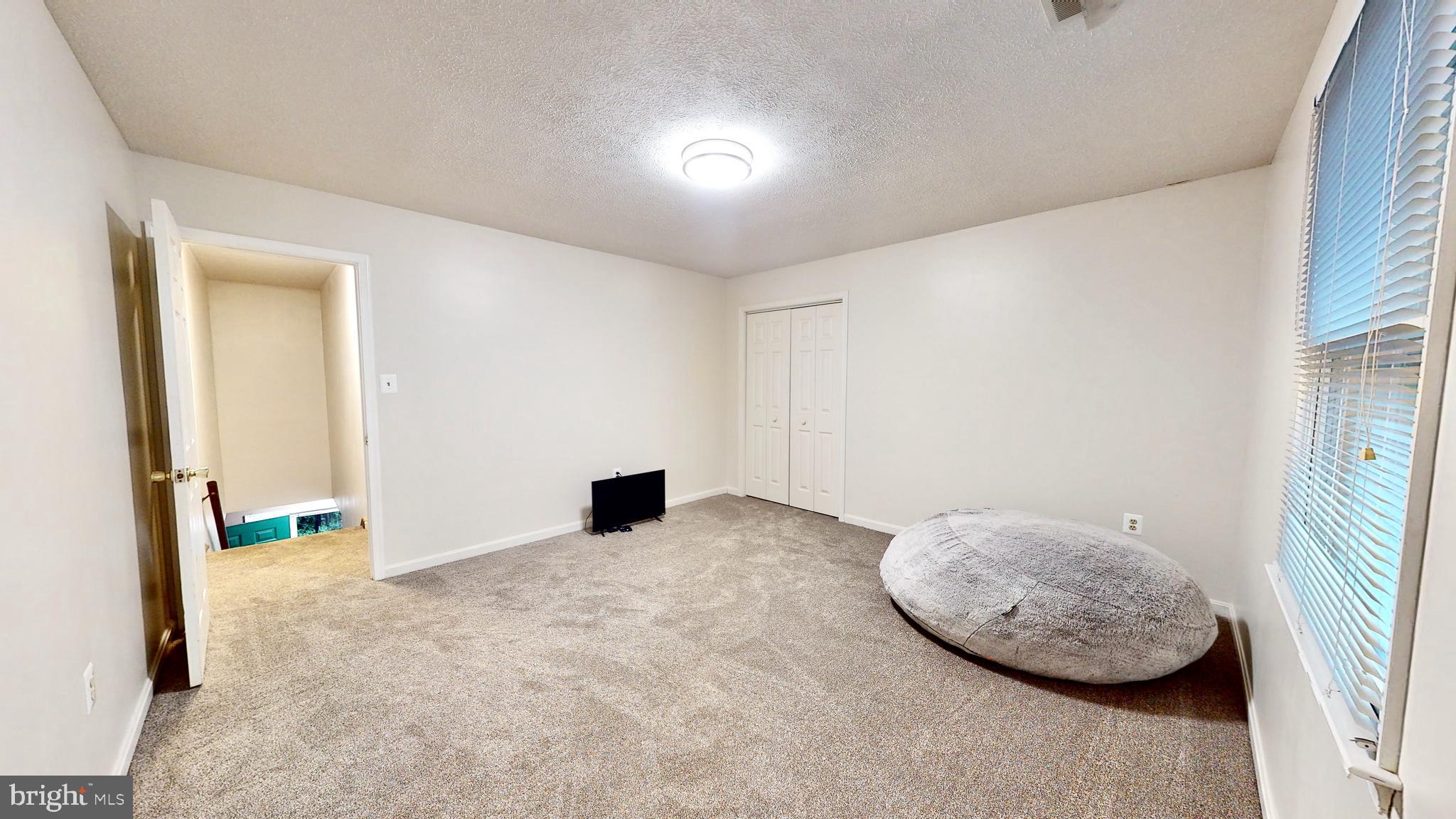 CHAPEL POINT WOODS - Residential