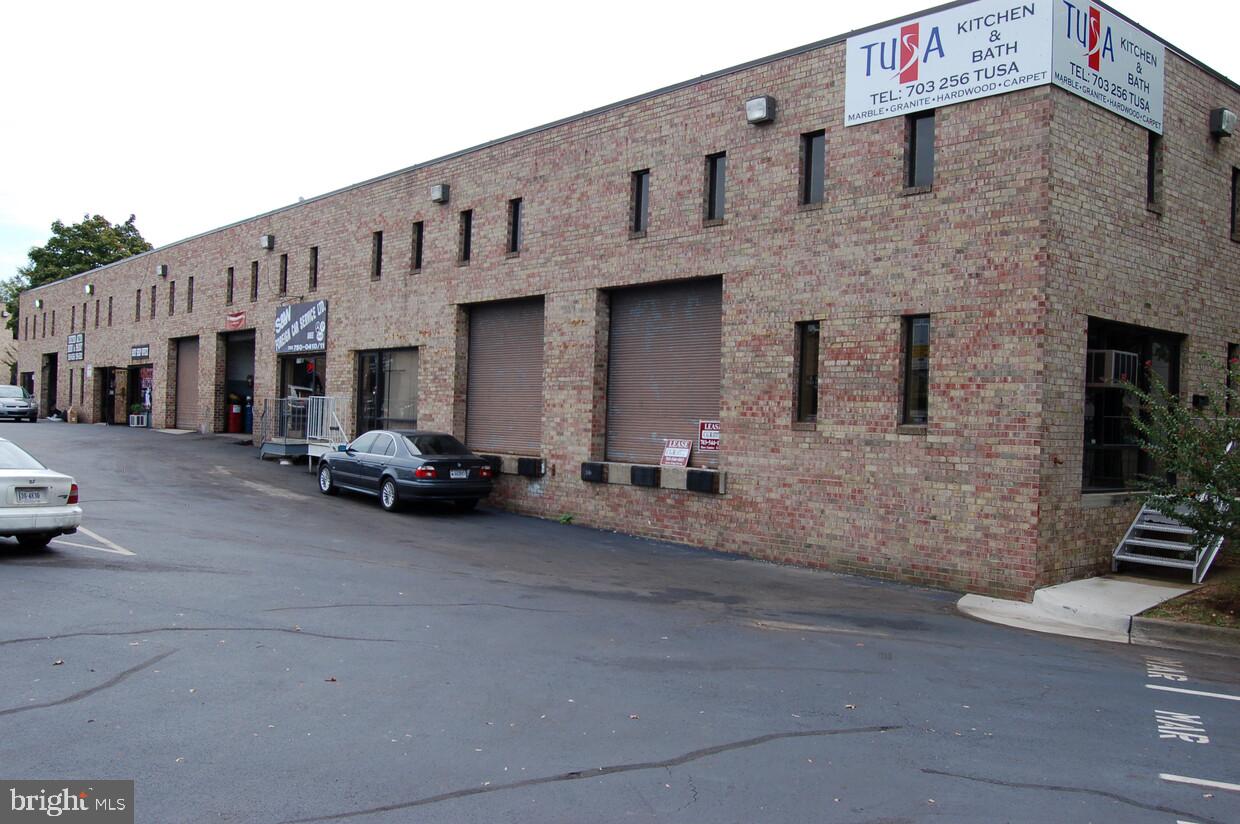 Warehouse for Lease. Rentable Area: 2,250 sf. Open warehouse with office & bathroom. One (1) Dock High Bay Door. 8 Reserved parking spaces. Zoned I-5. Easy access to I-395, I-95 & the Beltway.