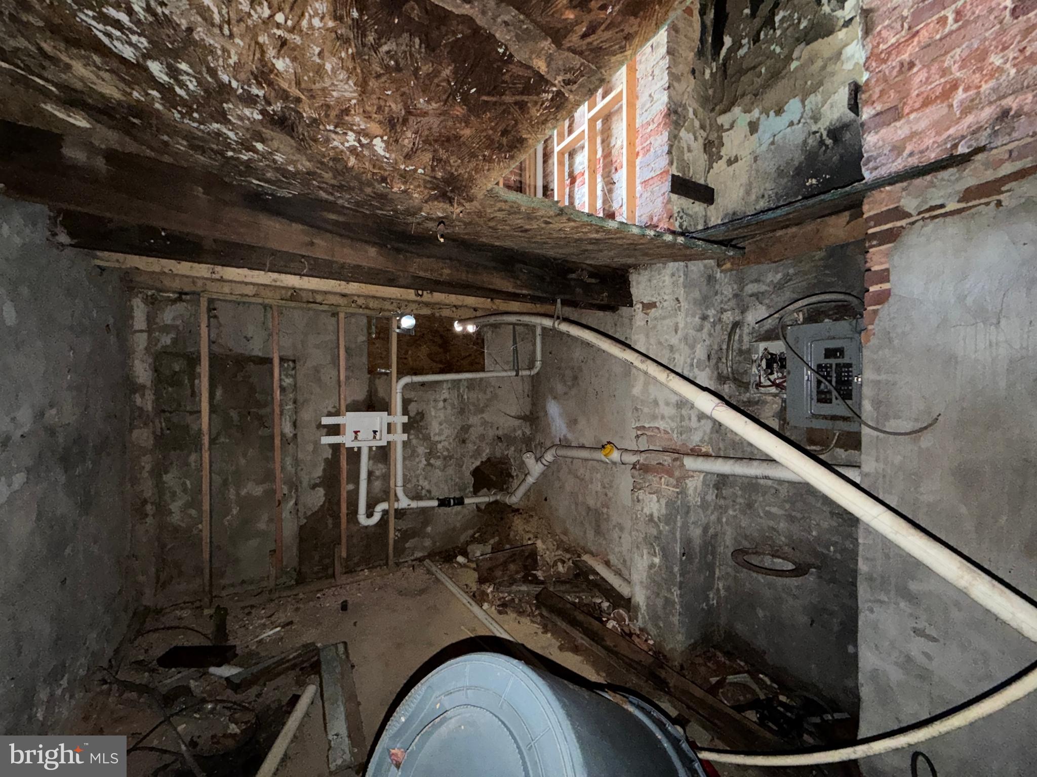 BROADWAY EAST - Residential