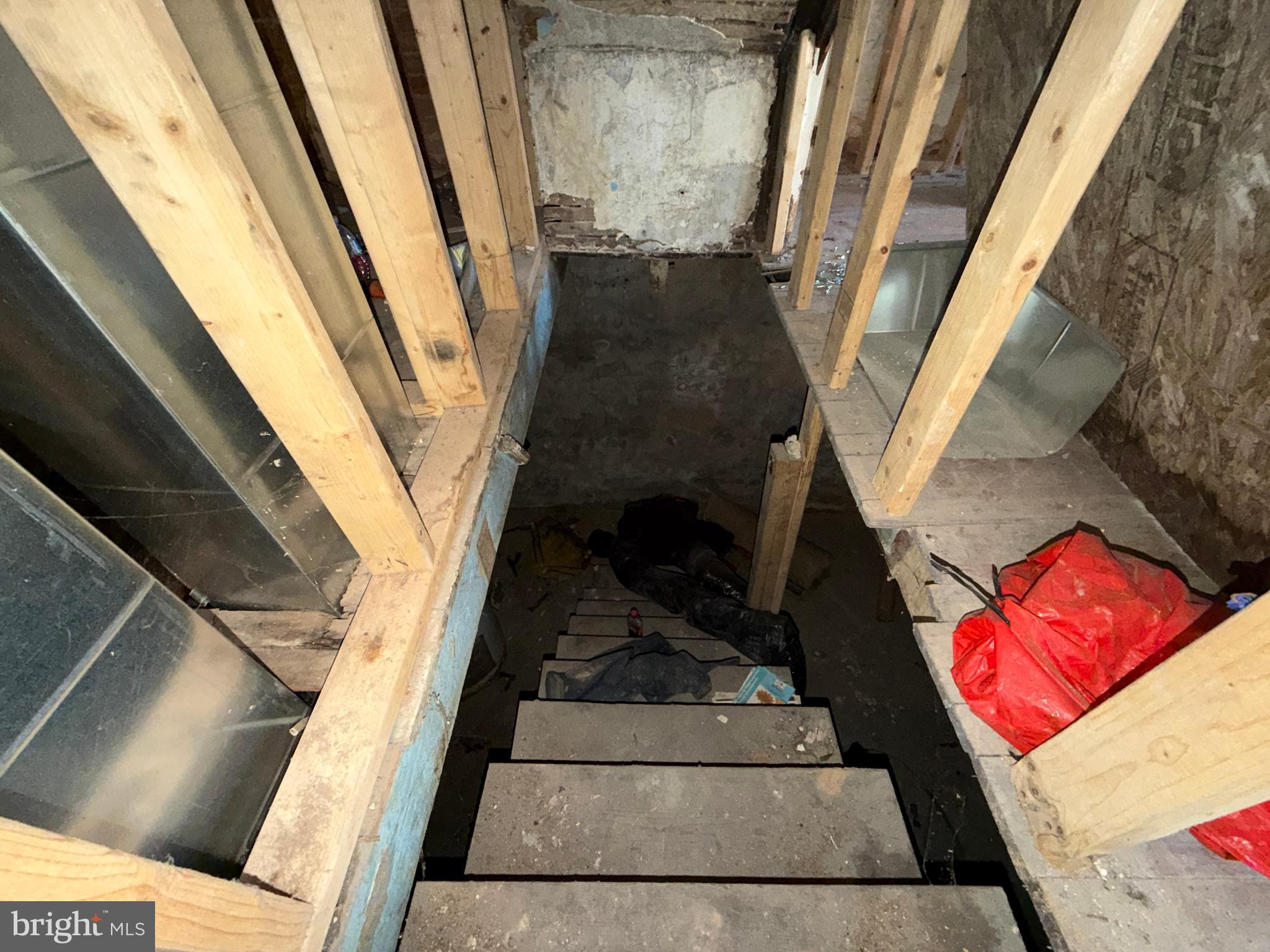 BROADWAY EAST - Residential