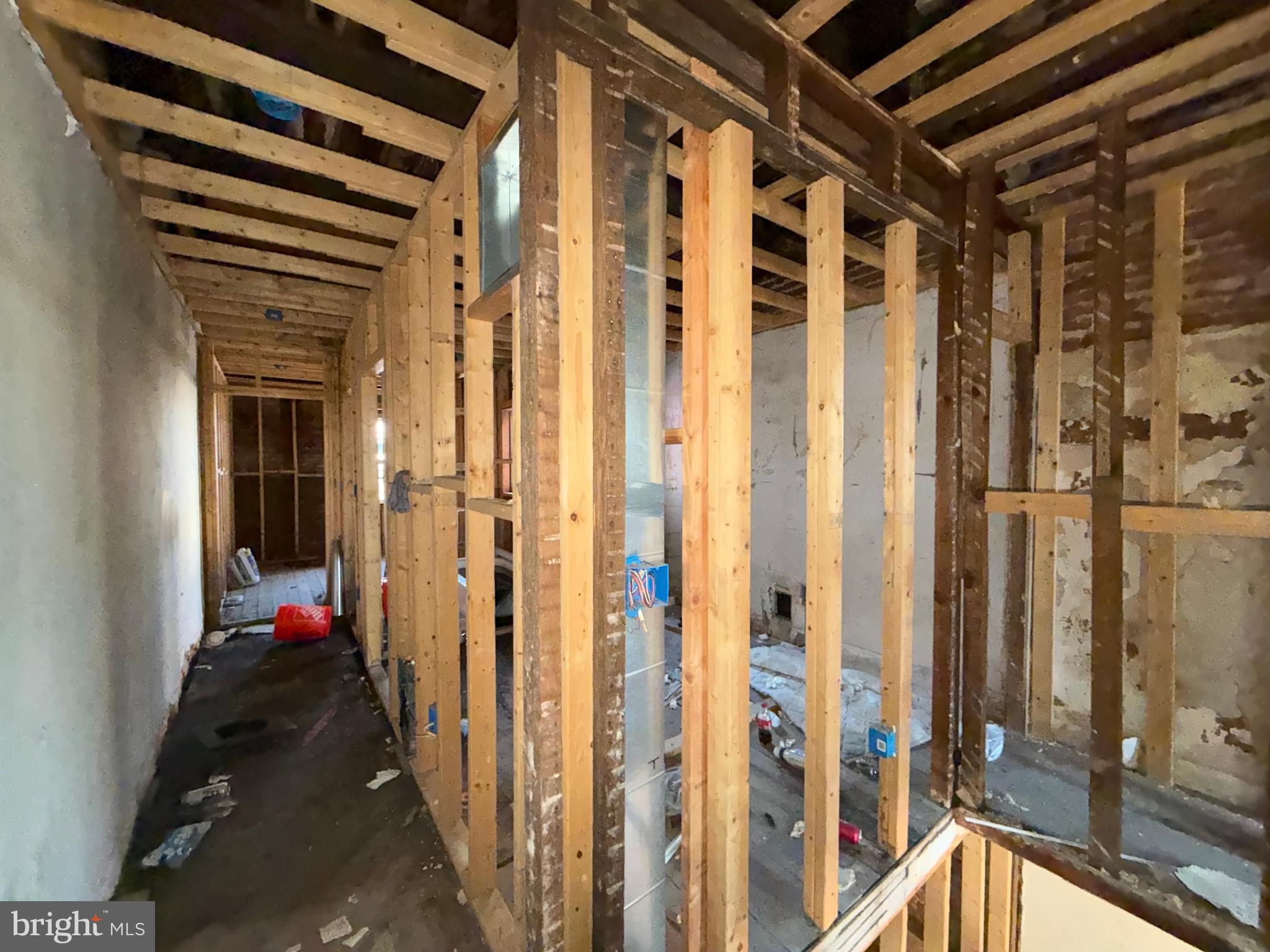 BROADWAY EAST - Residential