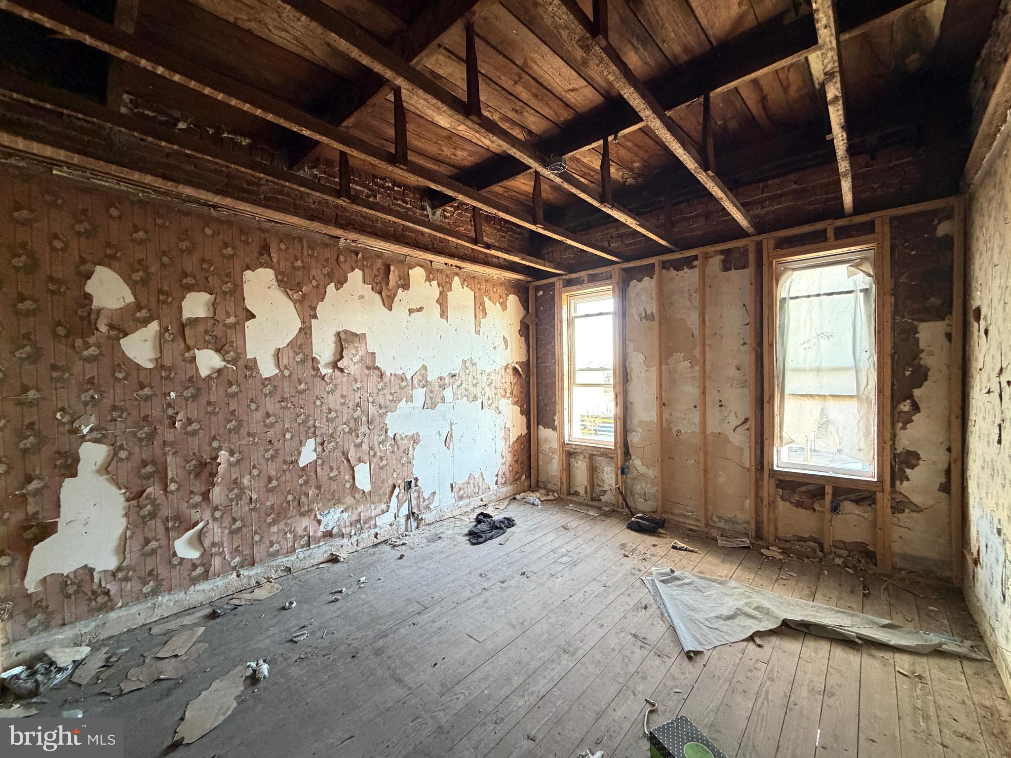 BROADWAY EAST - Residential