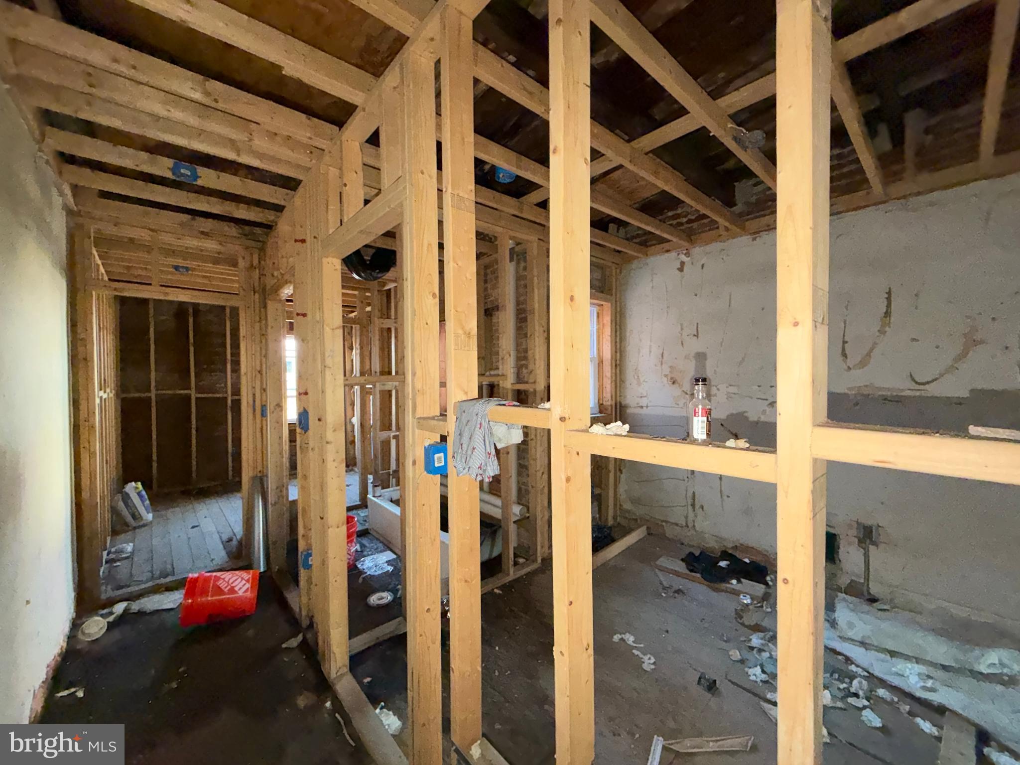 BROADWAY EAST - Residential