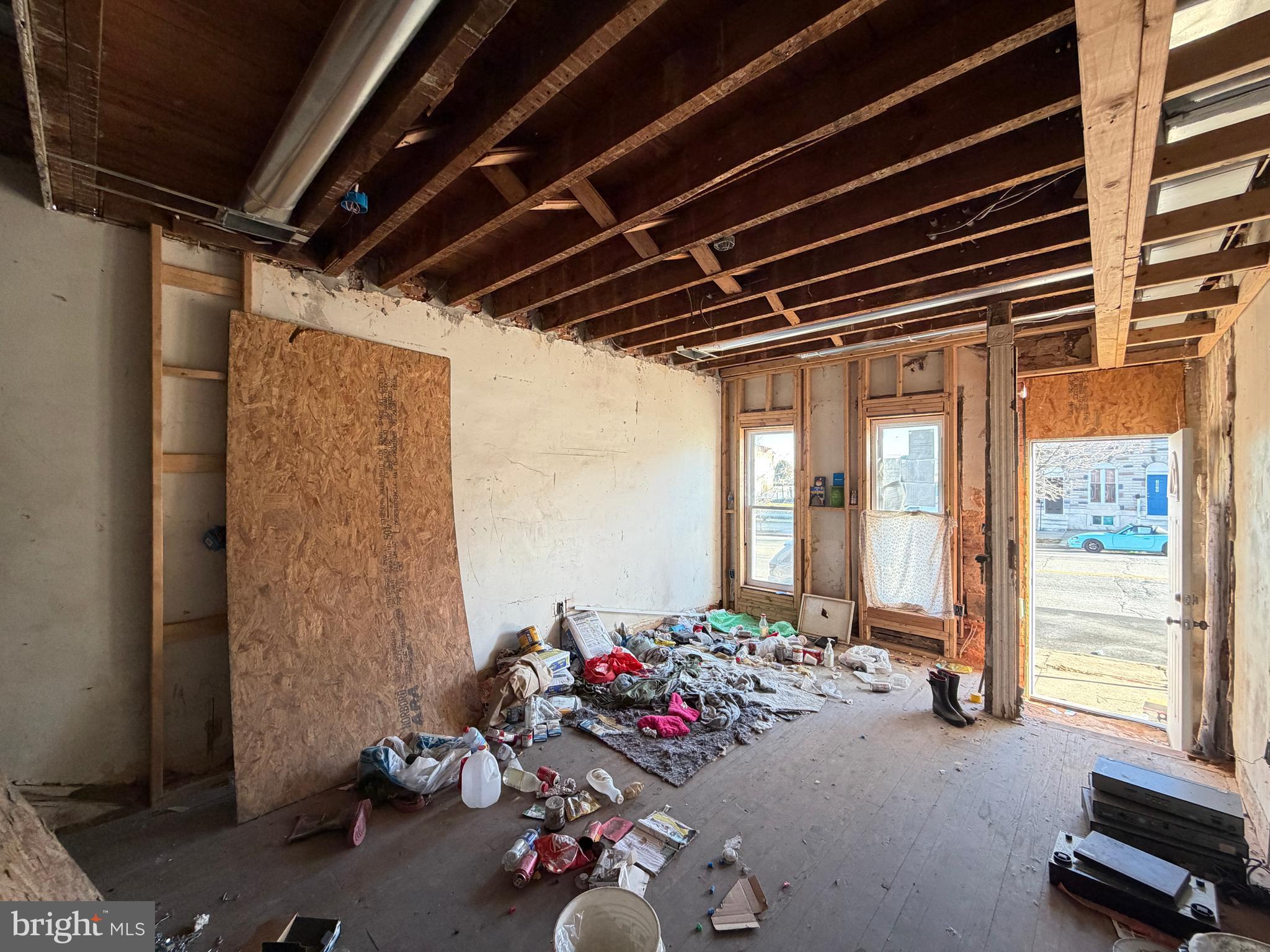 BROADWAY EAST - Residential