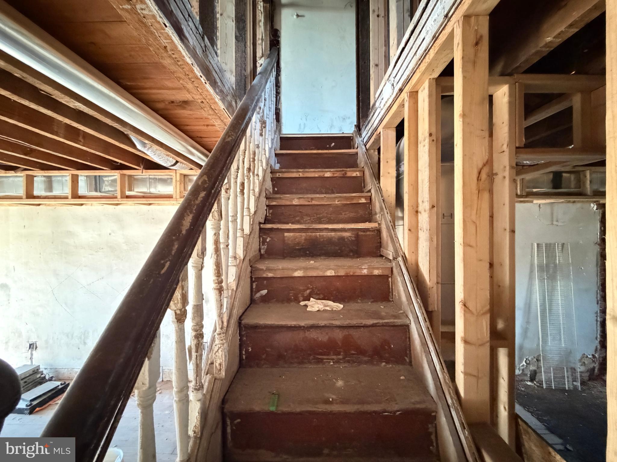 BROADWAY EAST - Residential