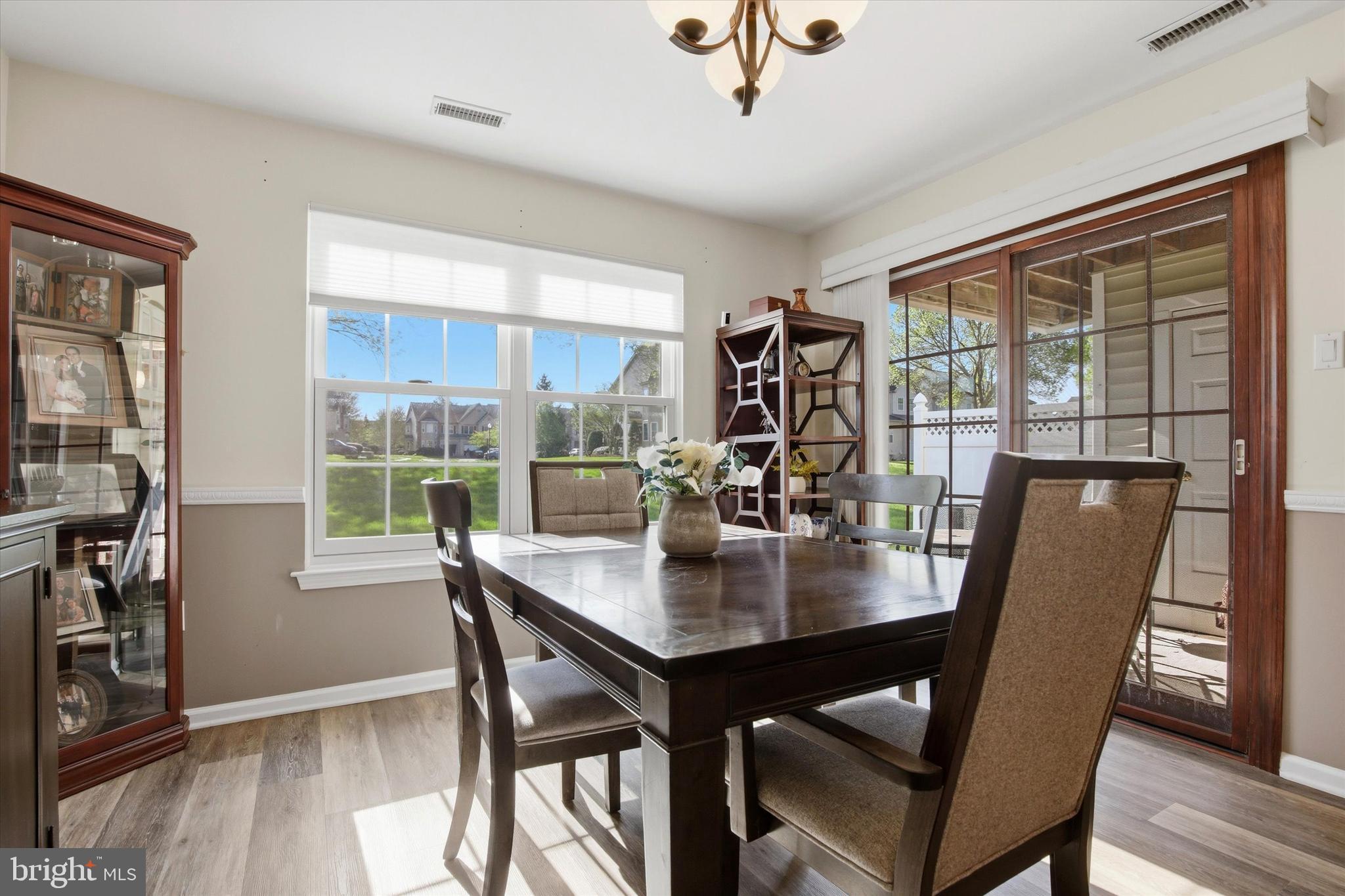 COUNTRY CROSSING - Residential