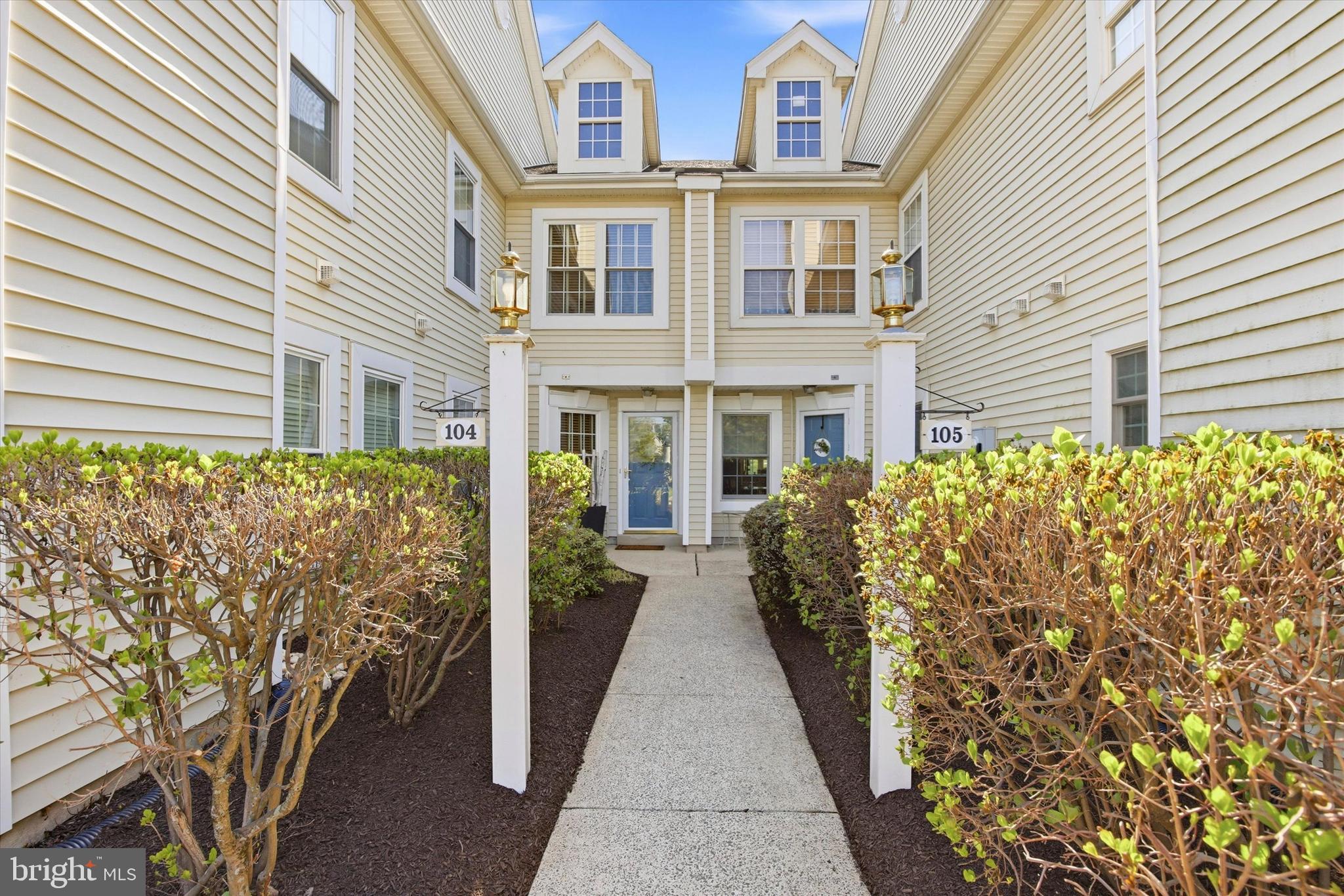 COUNTRY CROSSING - Residential
