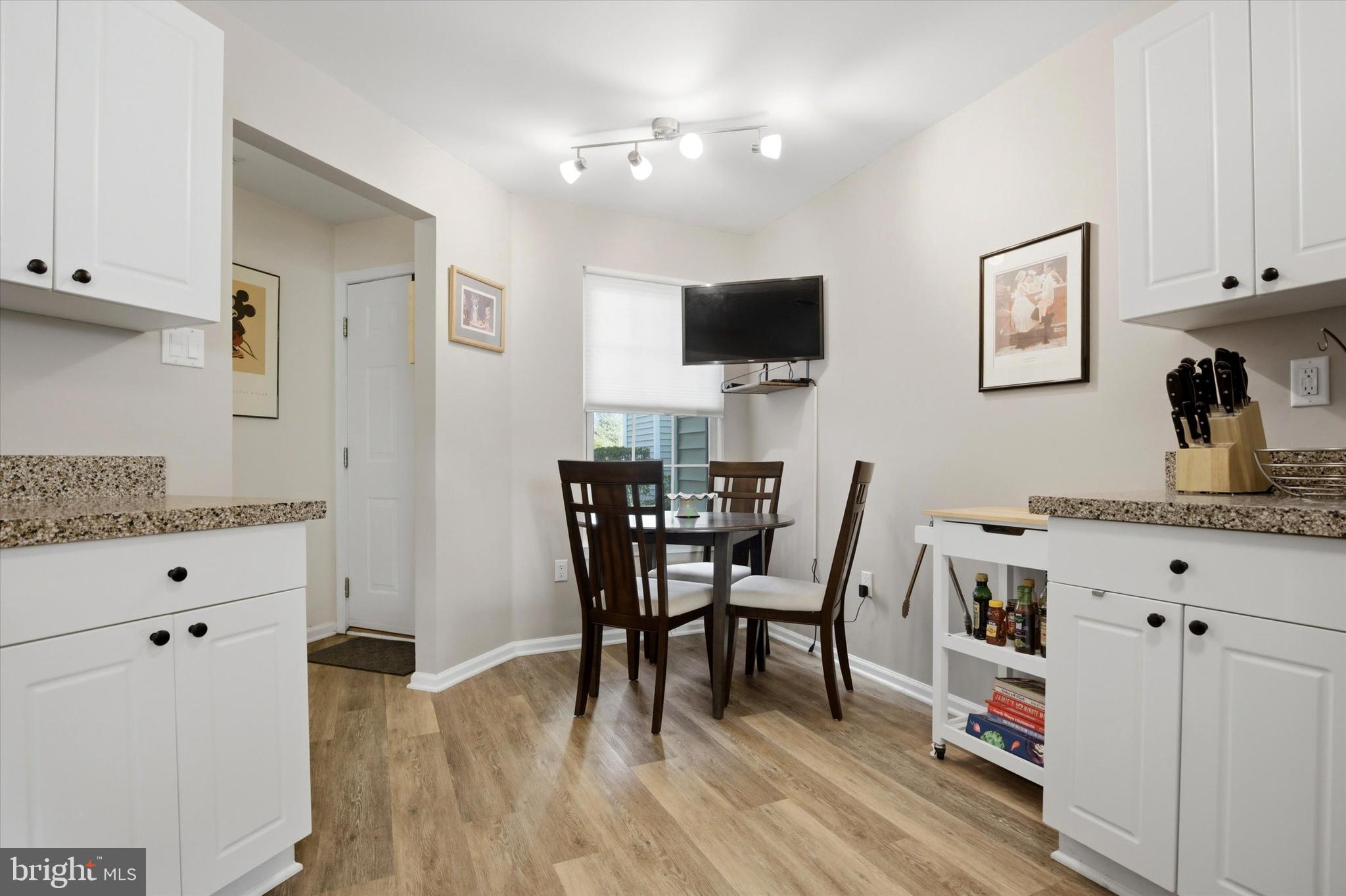 COUNTRY CROSSING - Residential