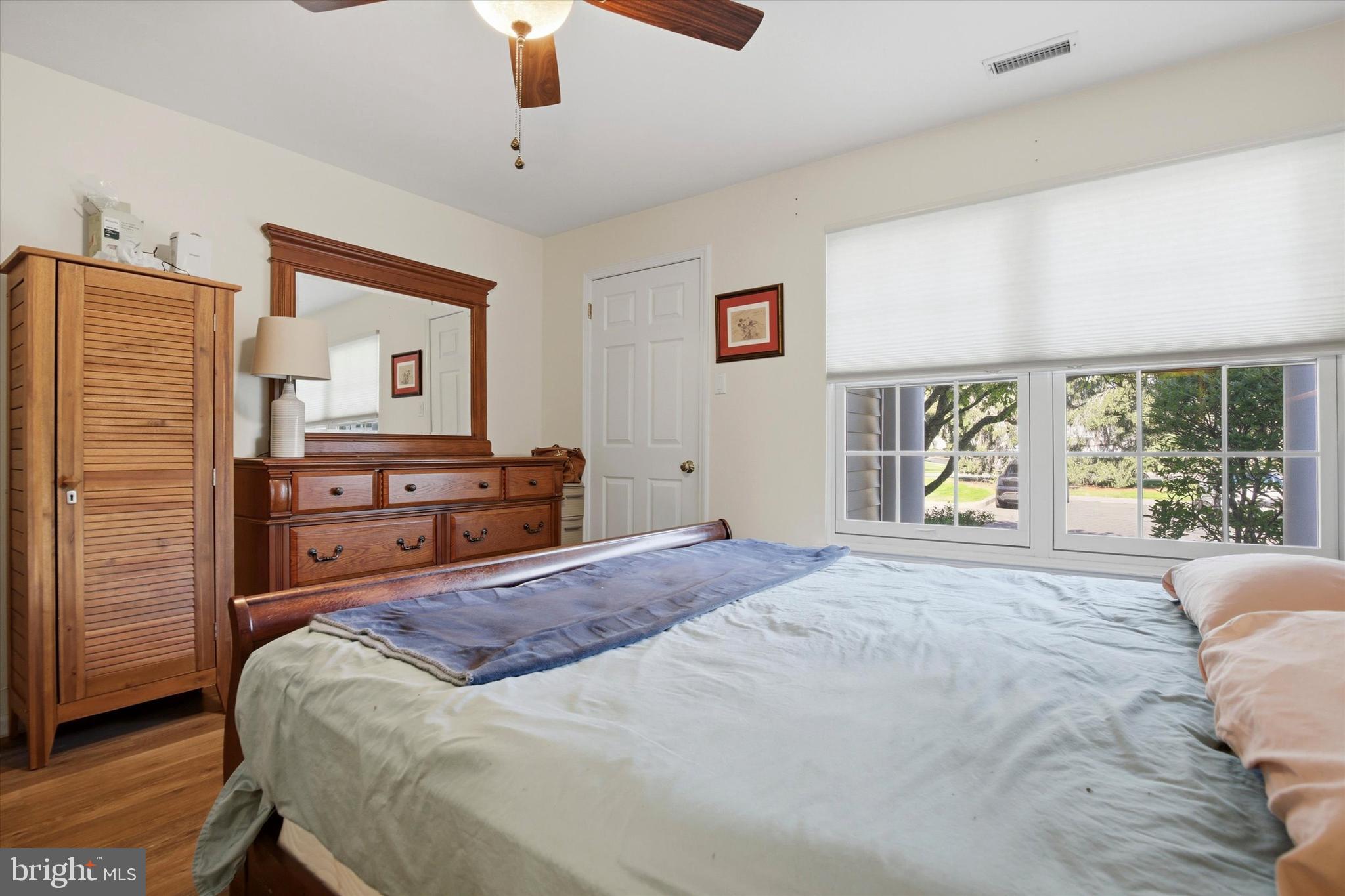 COUNTRY CROSSING - Residential