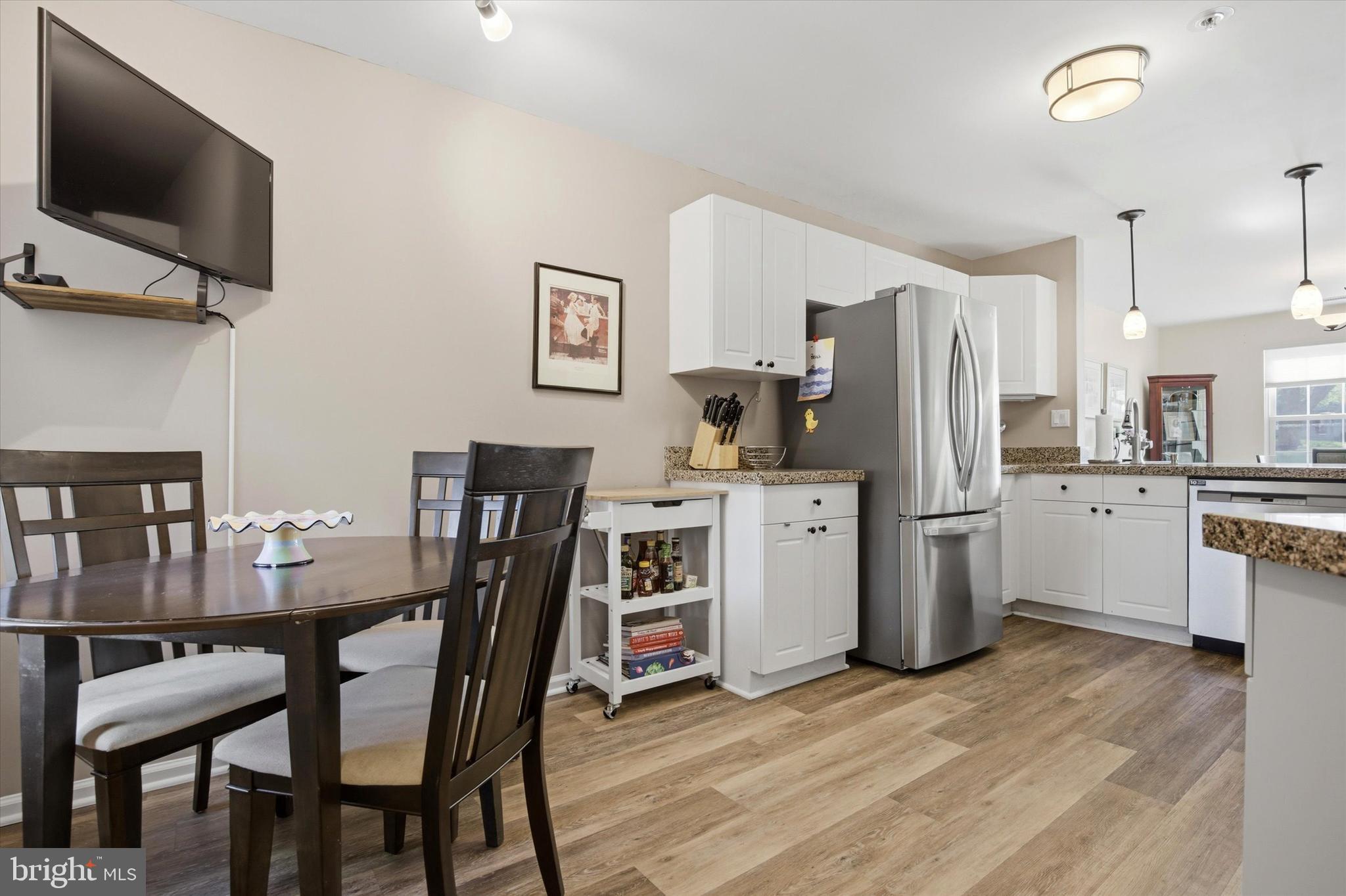 COUNTRY CROSSING - Residential
