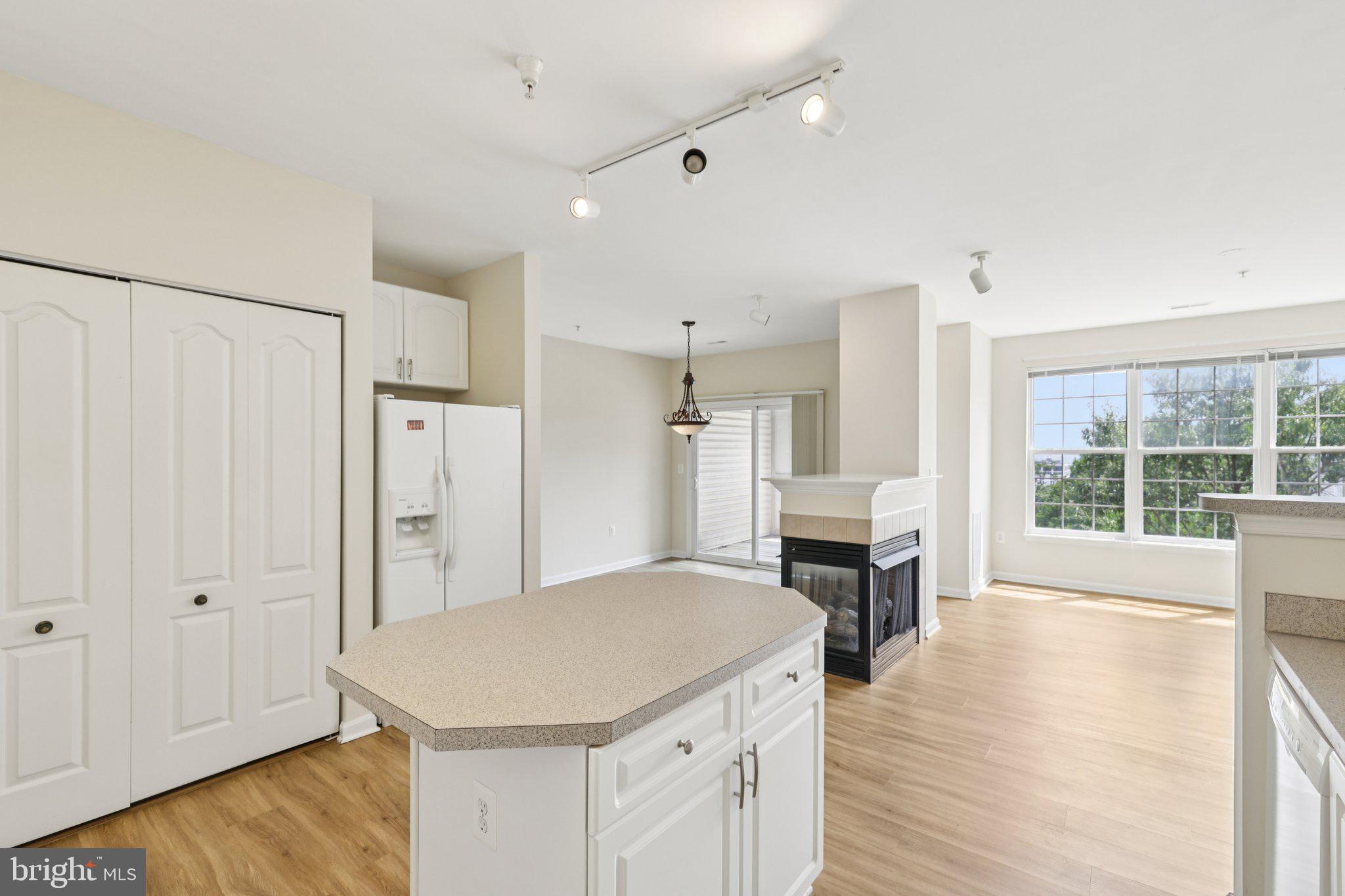 HIGH VIEW AT HUNT VALLEY - Residential