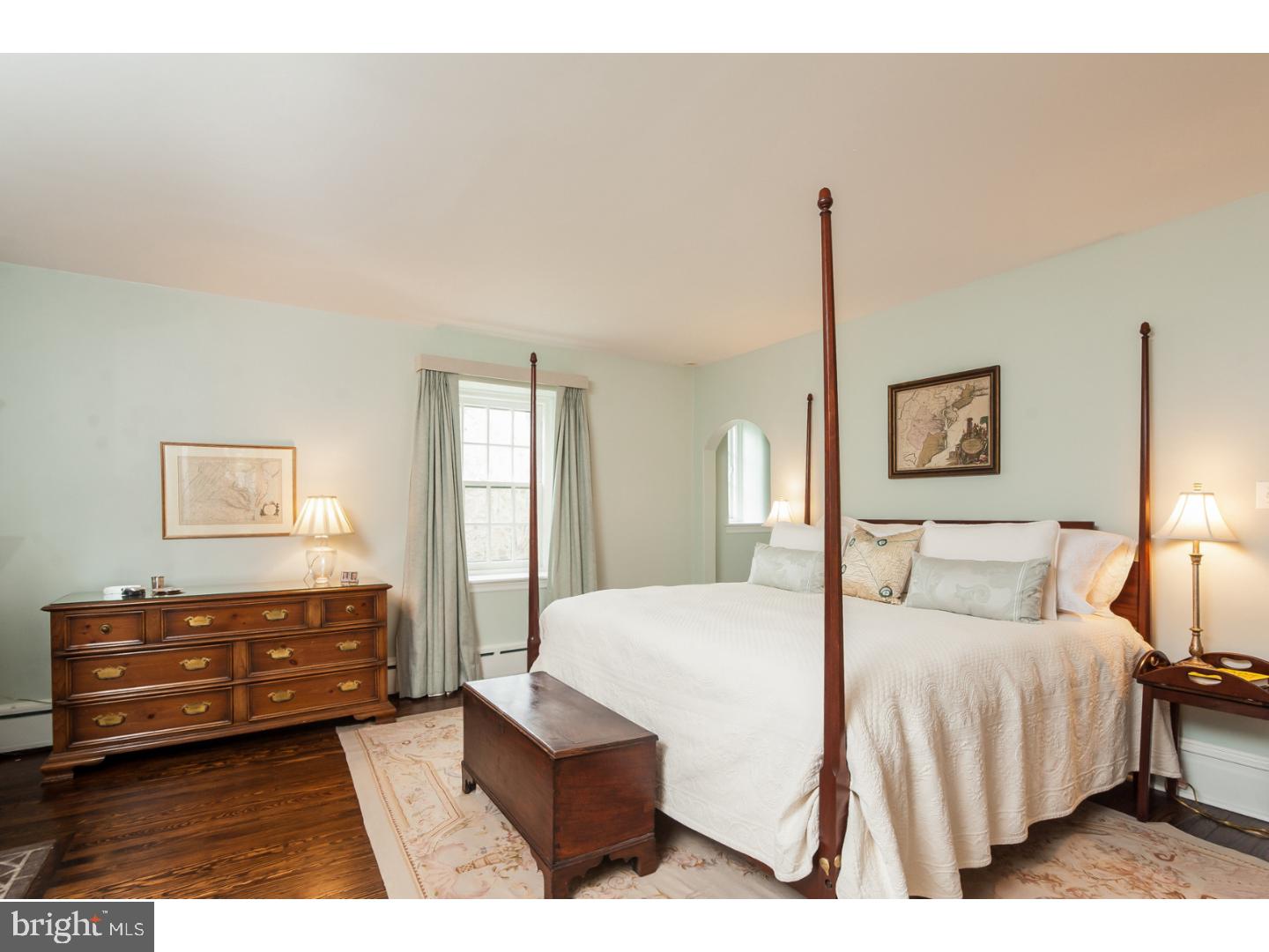 CHESTNUT HILL - Residential