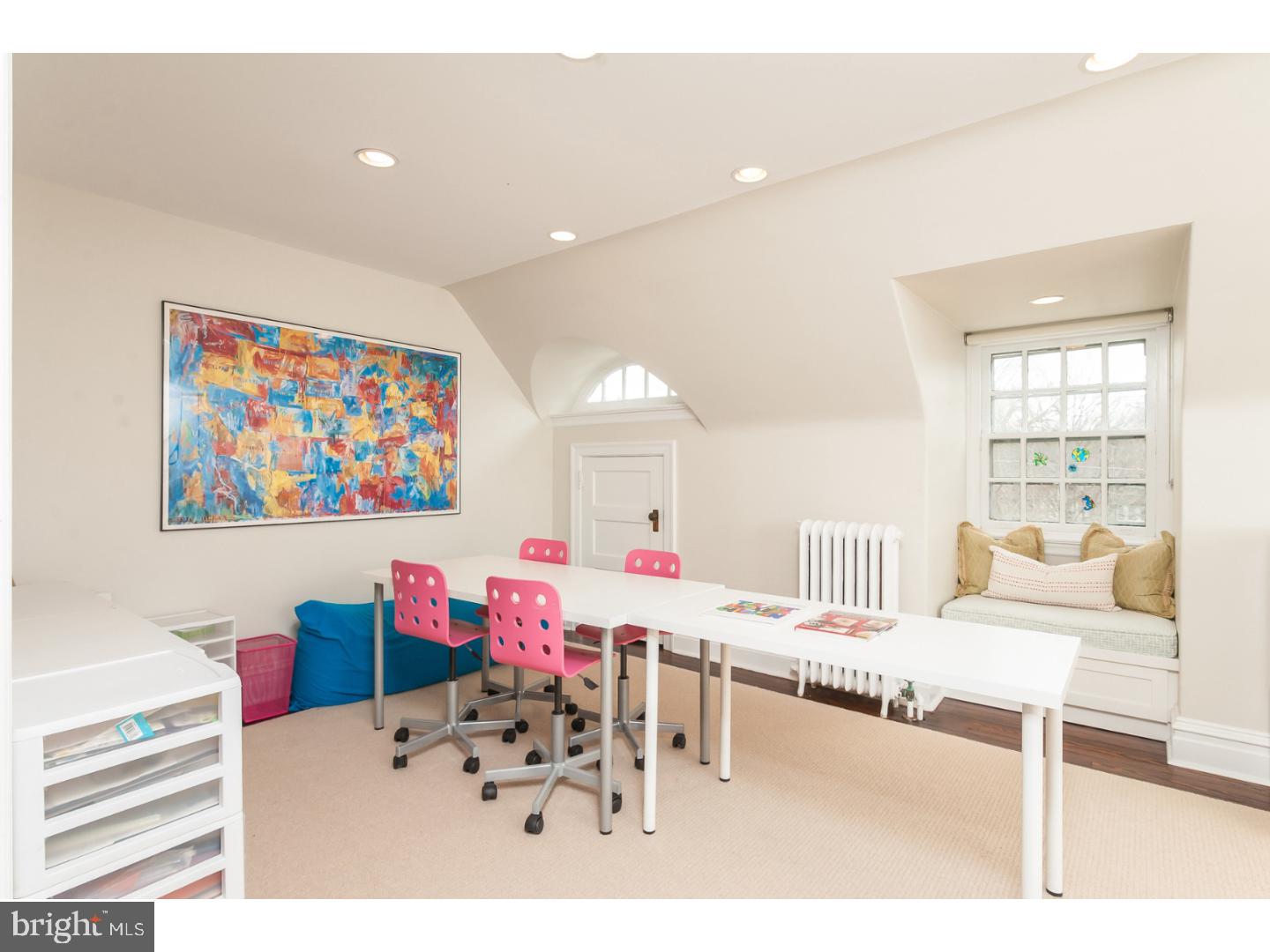 CHESTNUT HILL - Residential