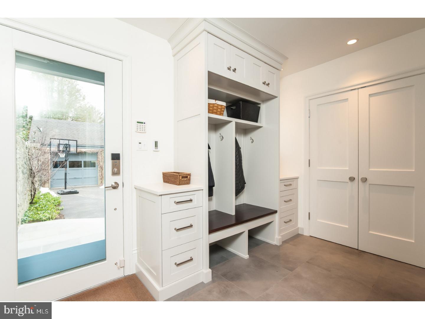 CHESTNUT HILL - Residential