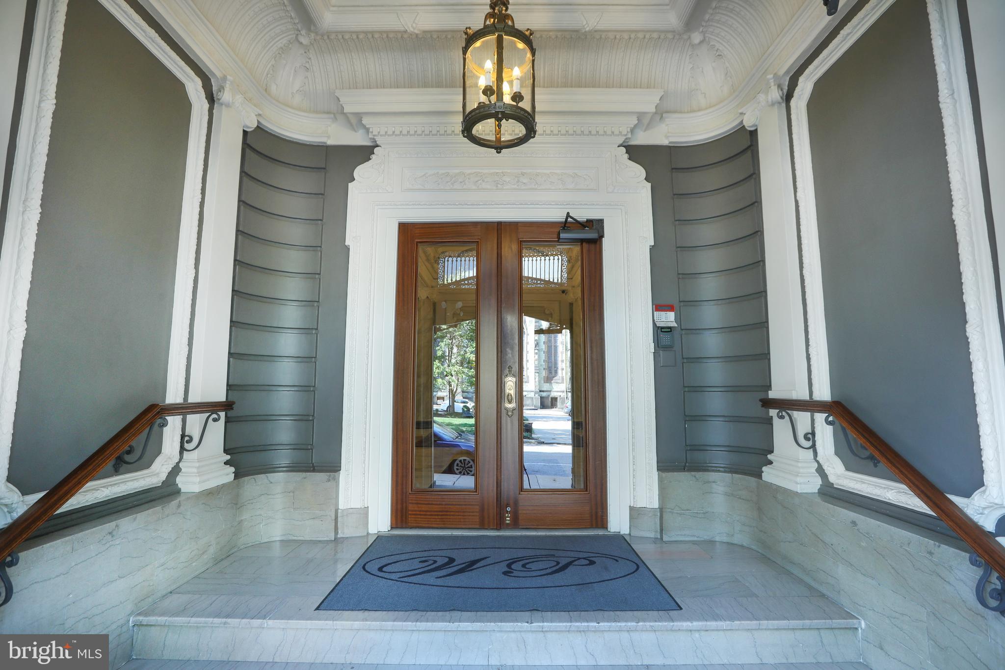 700 WASHINGTON PLACE 3B