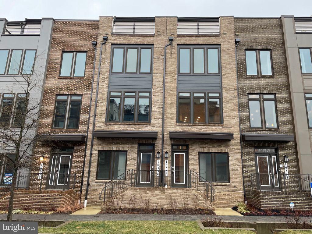 WESTSIDE AT SHADY GROVE METRO - Residential