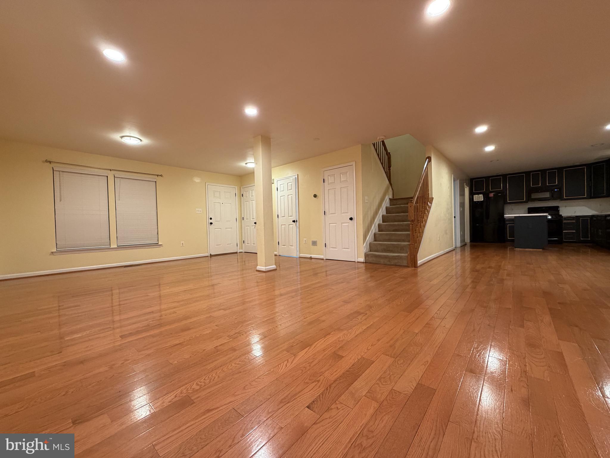 16 E LONE TREE DRIVE