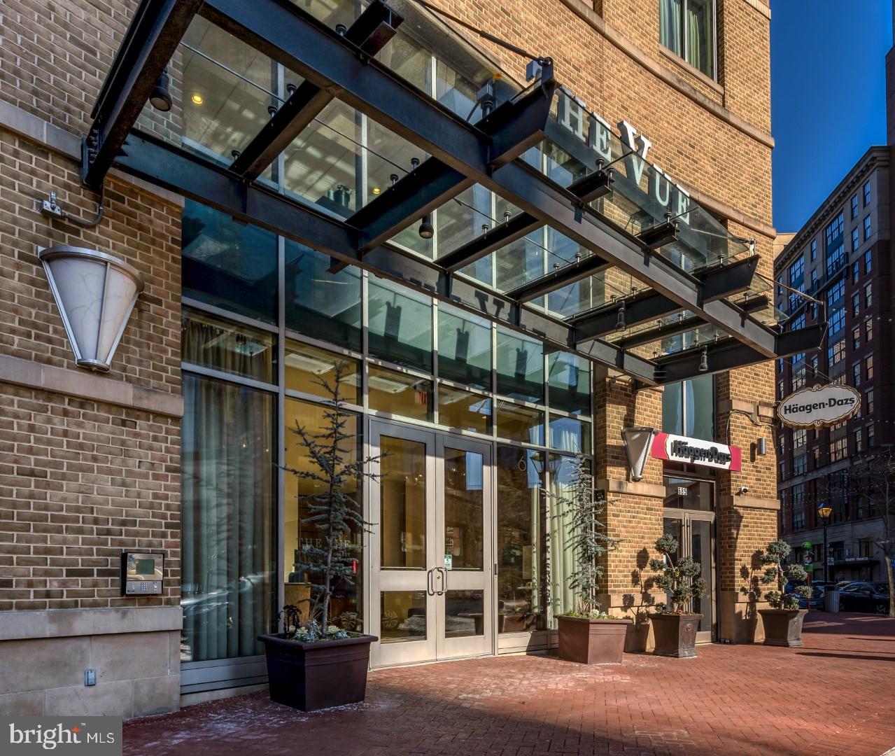 HARBOR EAST - Residential