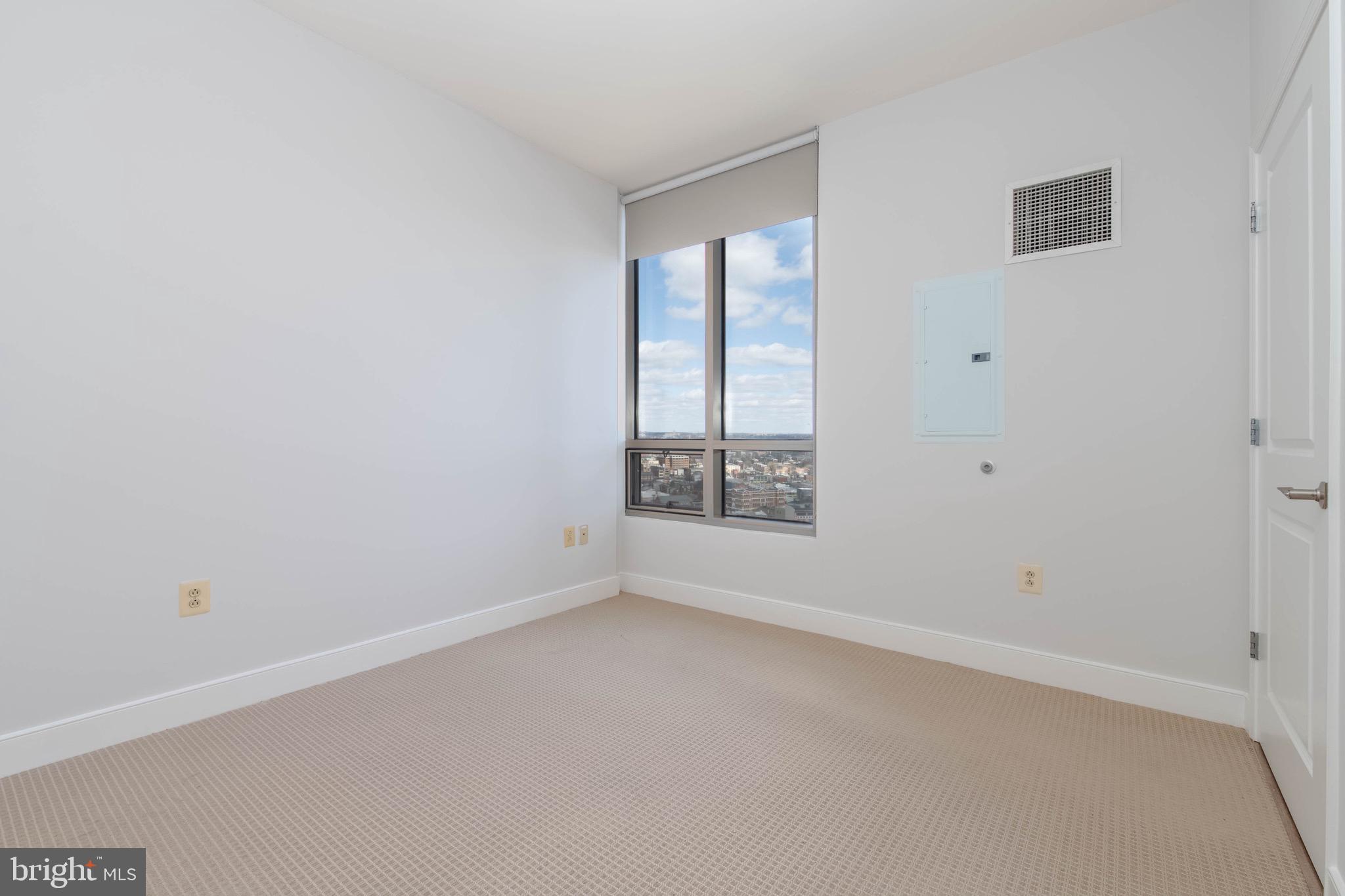 HARBOR EAST - Residential