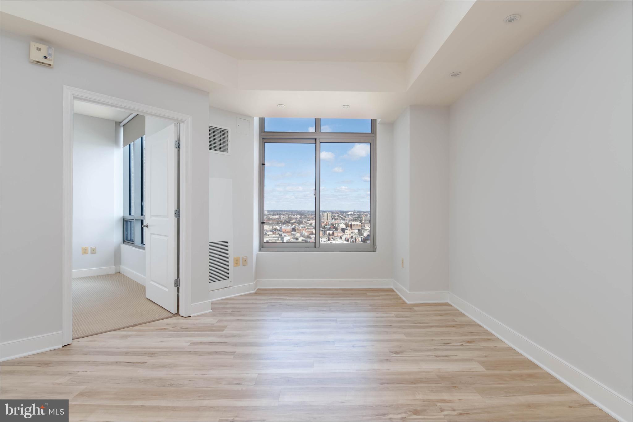 HARBOR EAST - Residential