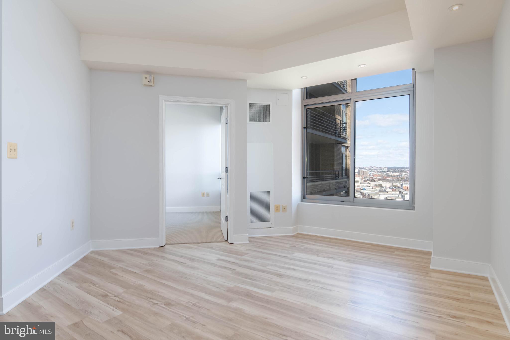 HARBOR EAST - Residential