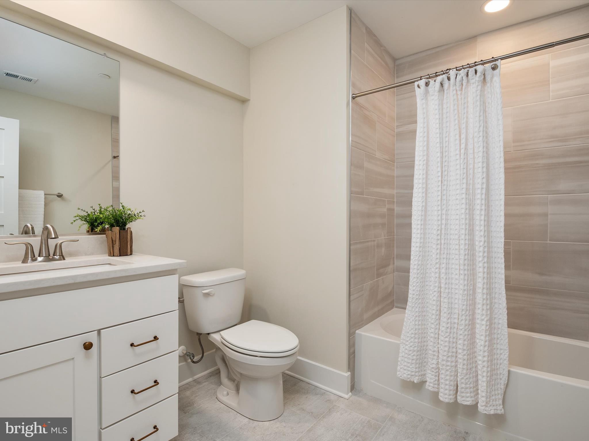 EASTPORT - Residential