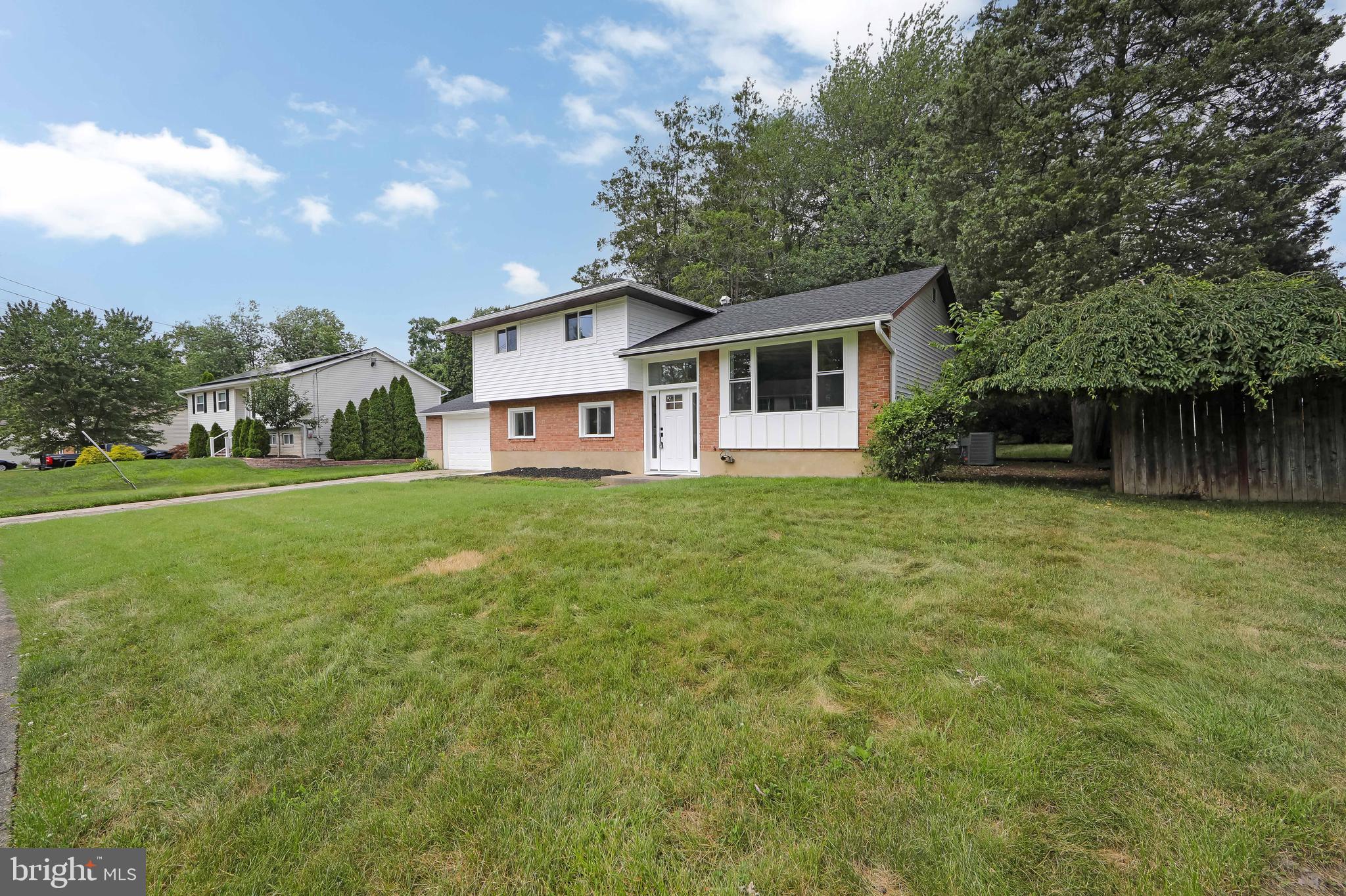 1013 PROSPECT LANE