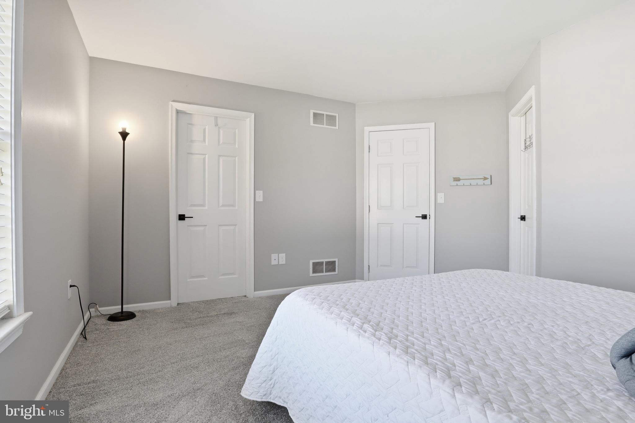 EDGEWATER - Residential