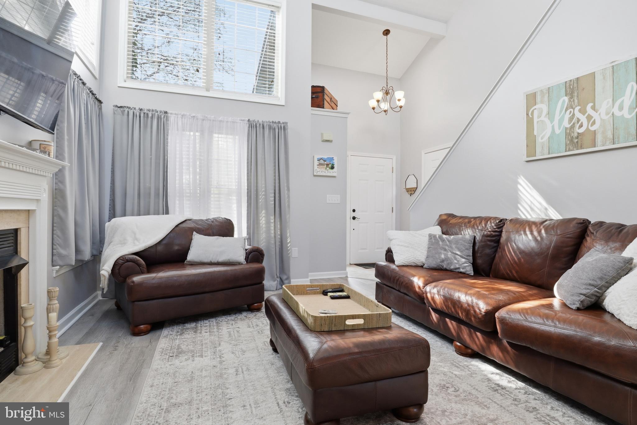 EDGEWATER - Residential