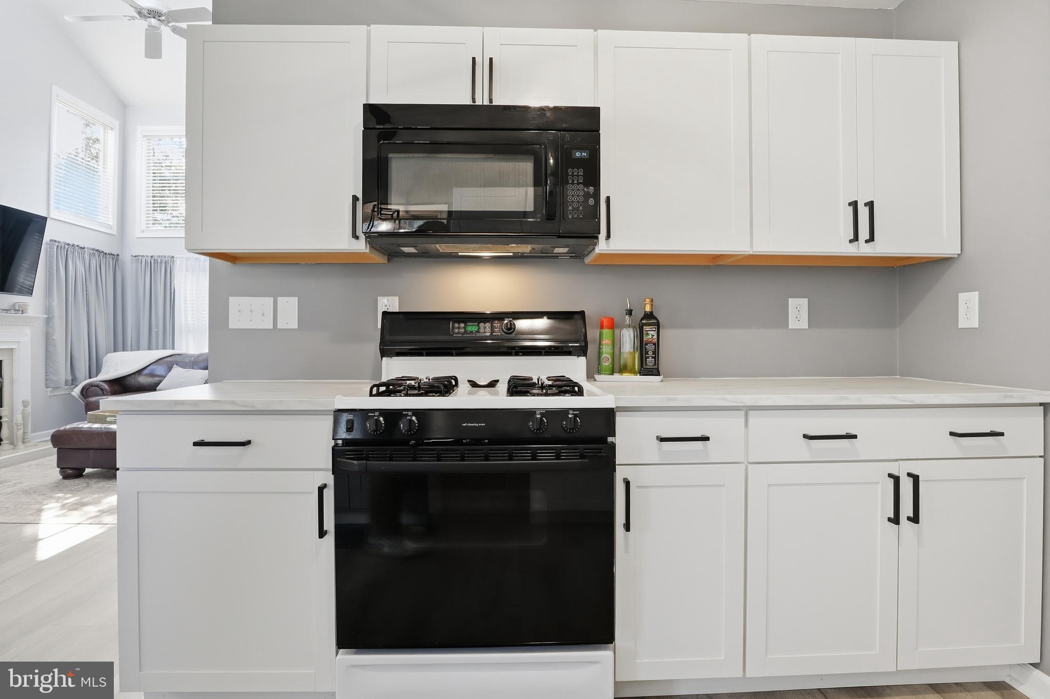 EDGEWATER - Residential