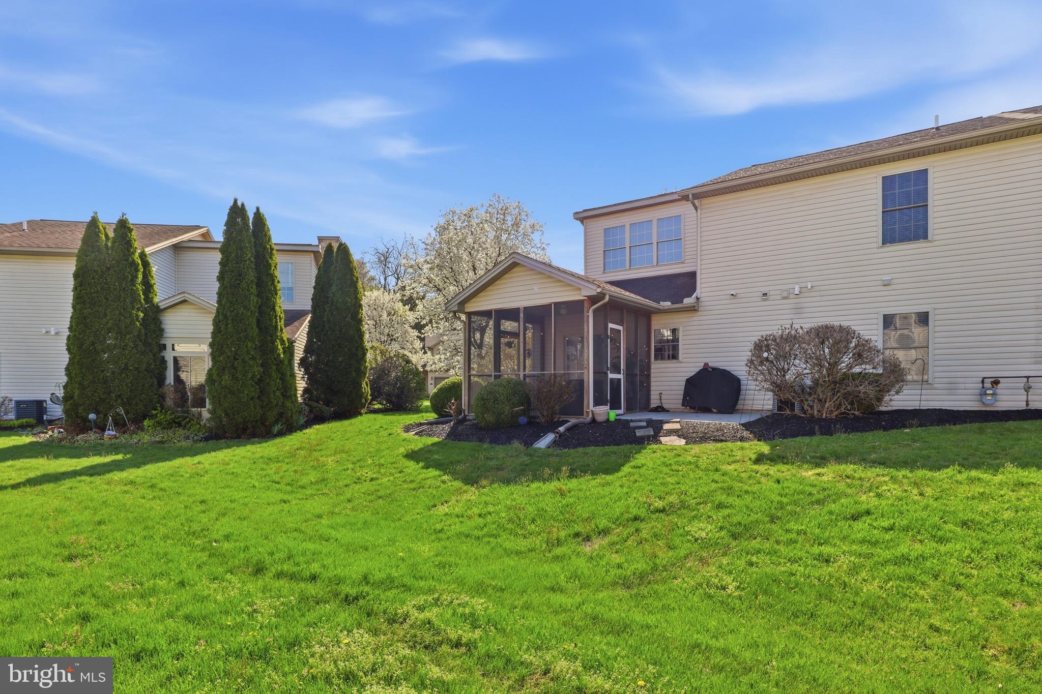 EDGEWATER - Residential