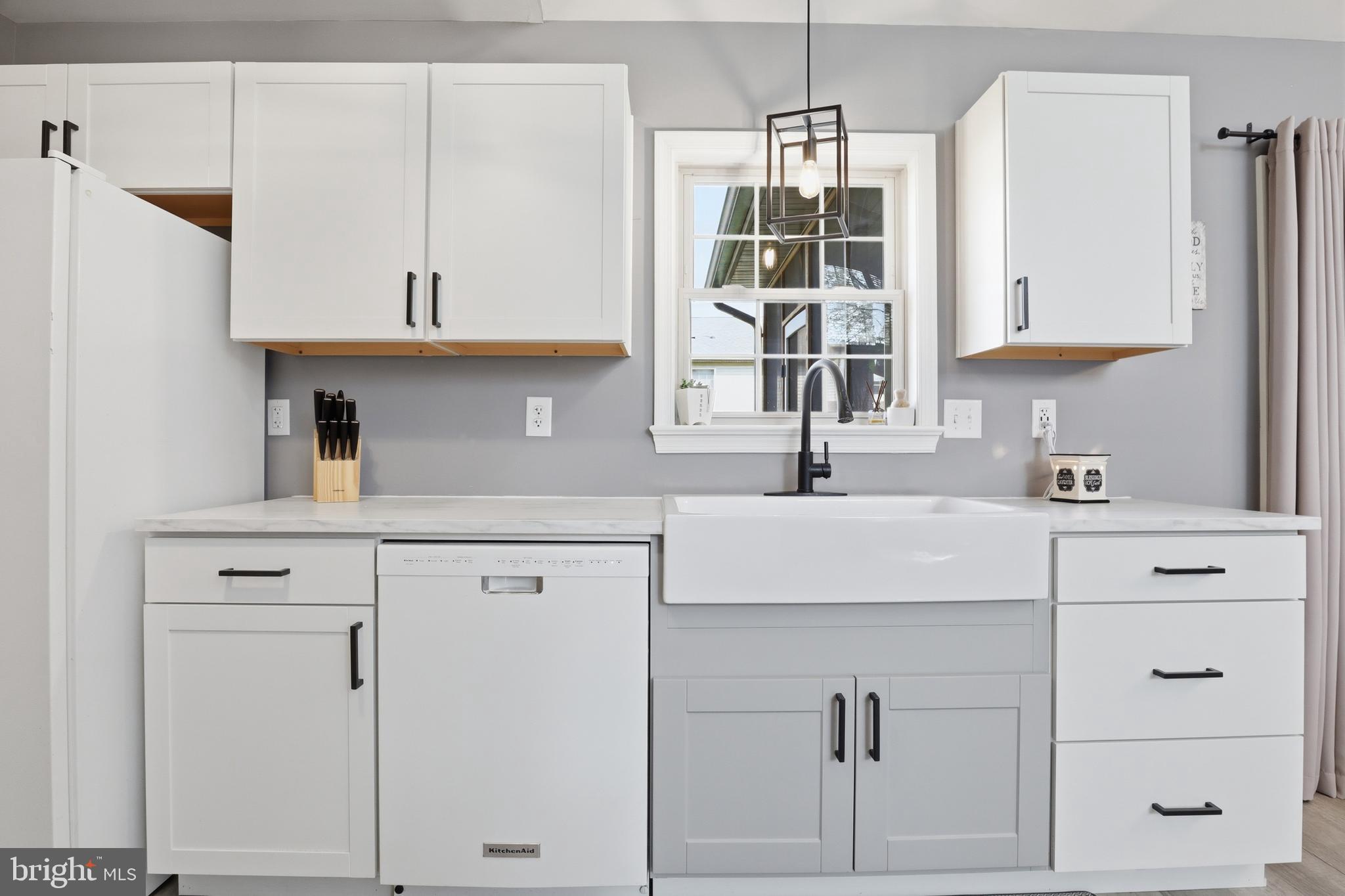 EDGEWATER - Residential