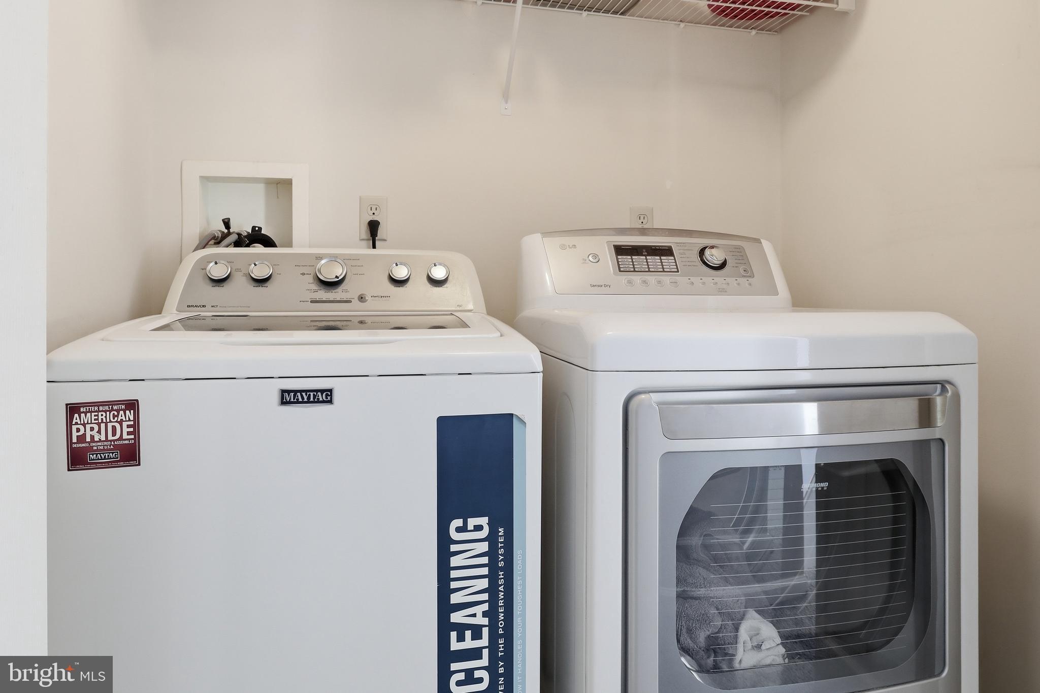 EDGEWATER - Residential