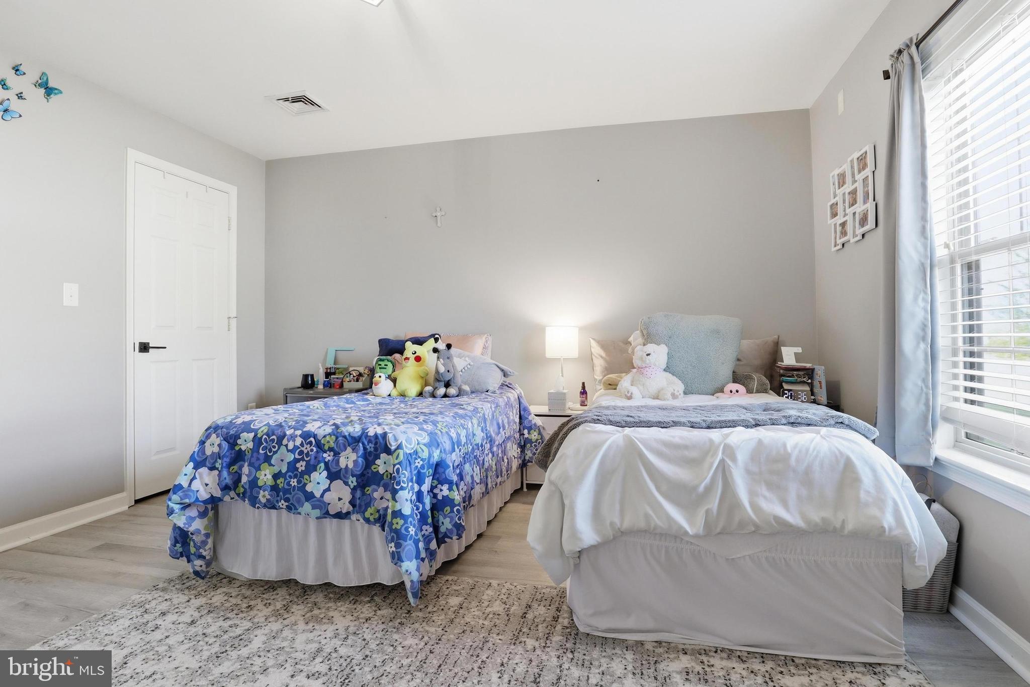 EDGEWATER - Residential