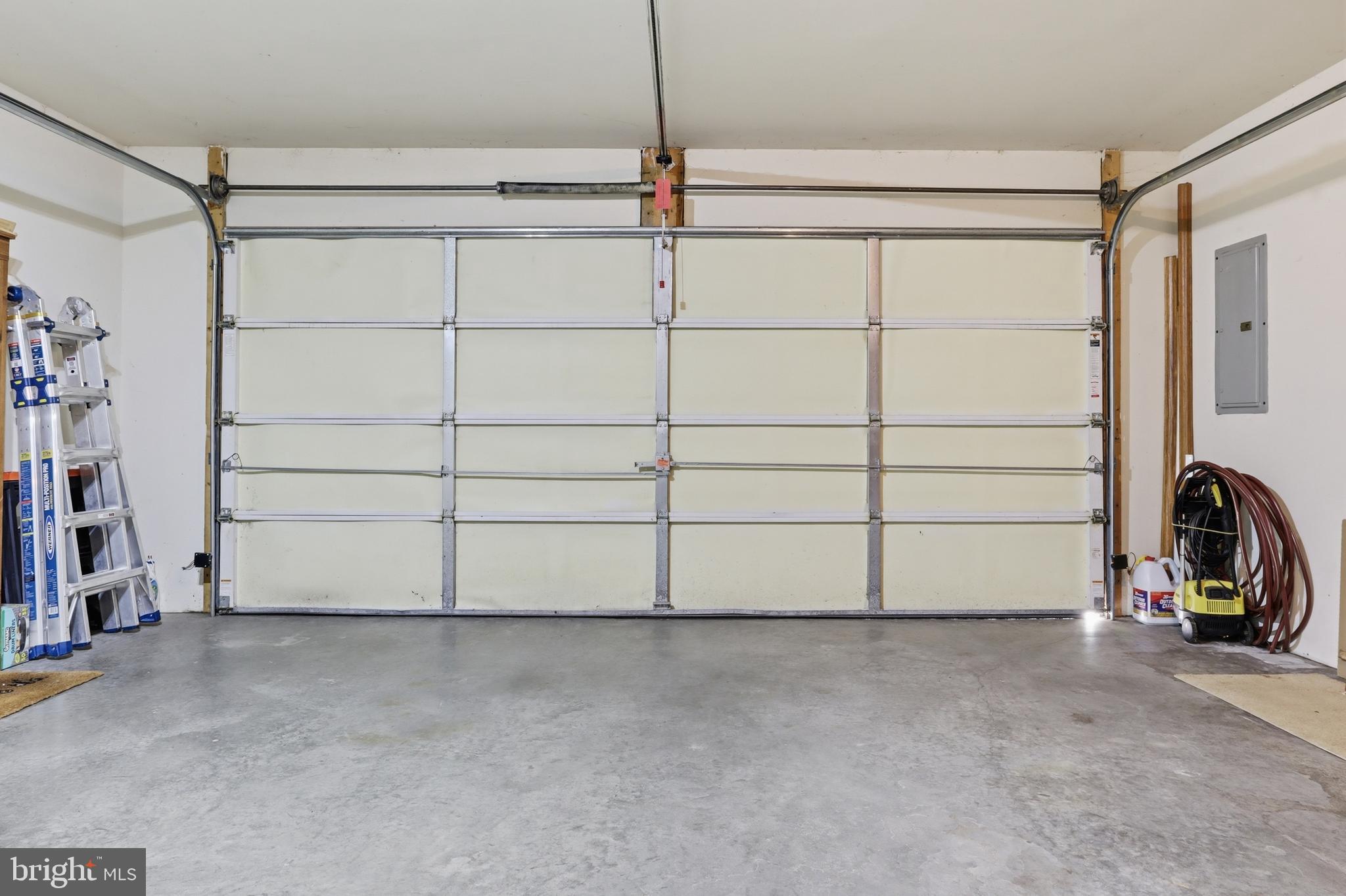 EDGEWATER - Residential